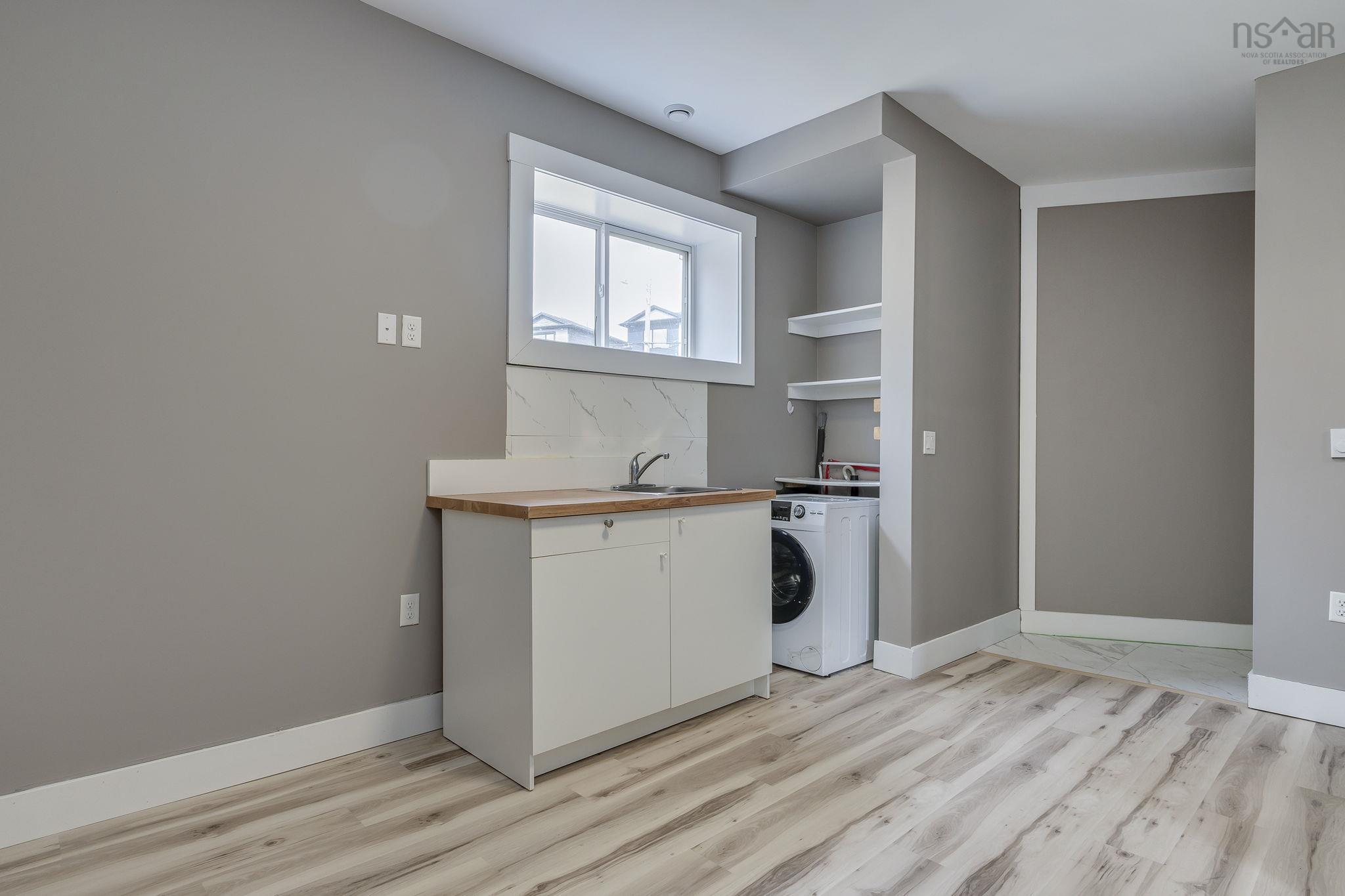 $729,900.00: 32 Higgins Avenue, Beechville