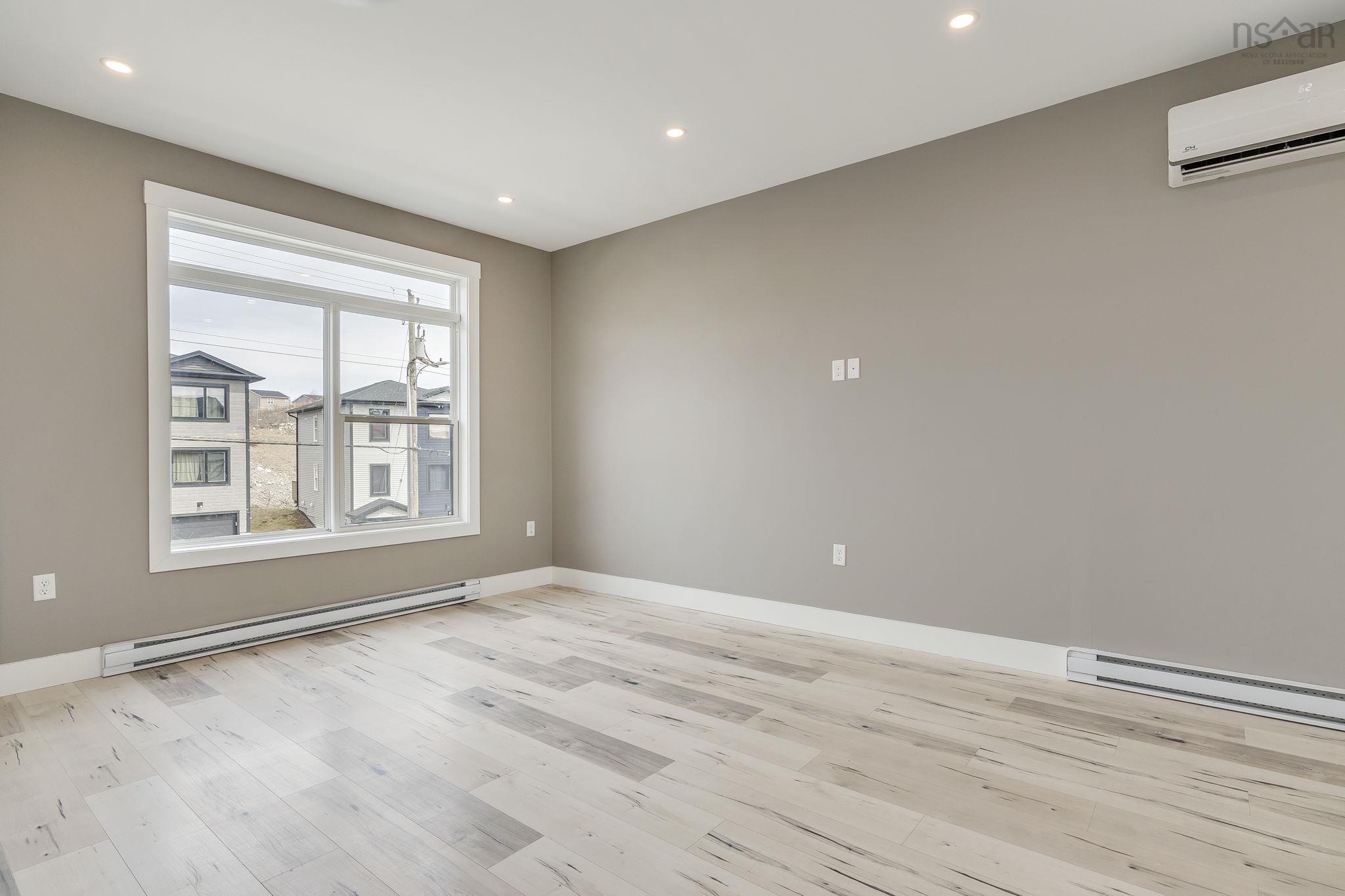 $729,900.00: 32 Higgins Avenue, Beechville