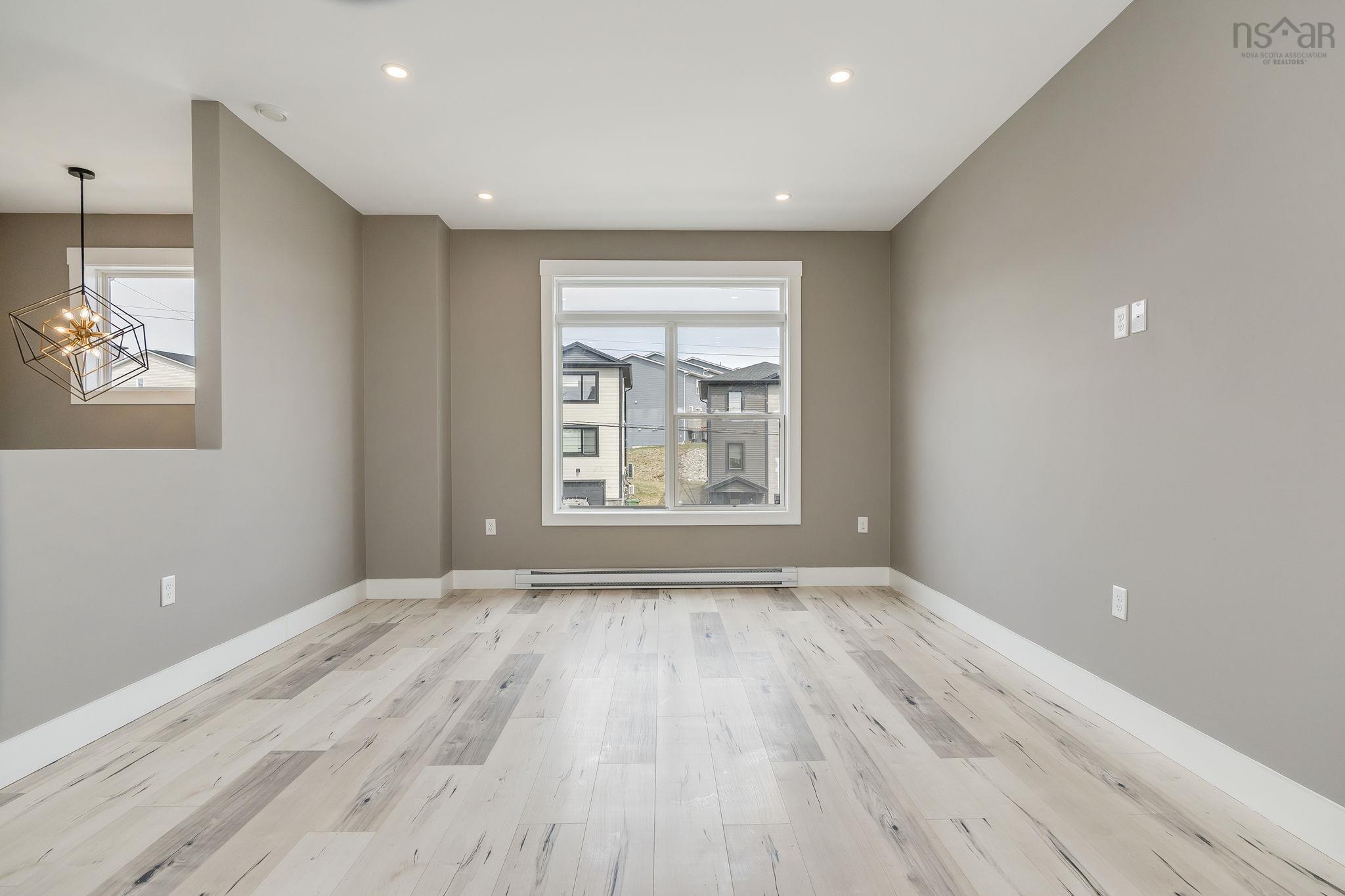 $729,900.00: 32 Higgins Avenue, Beechville