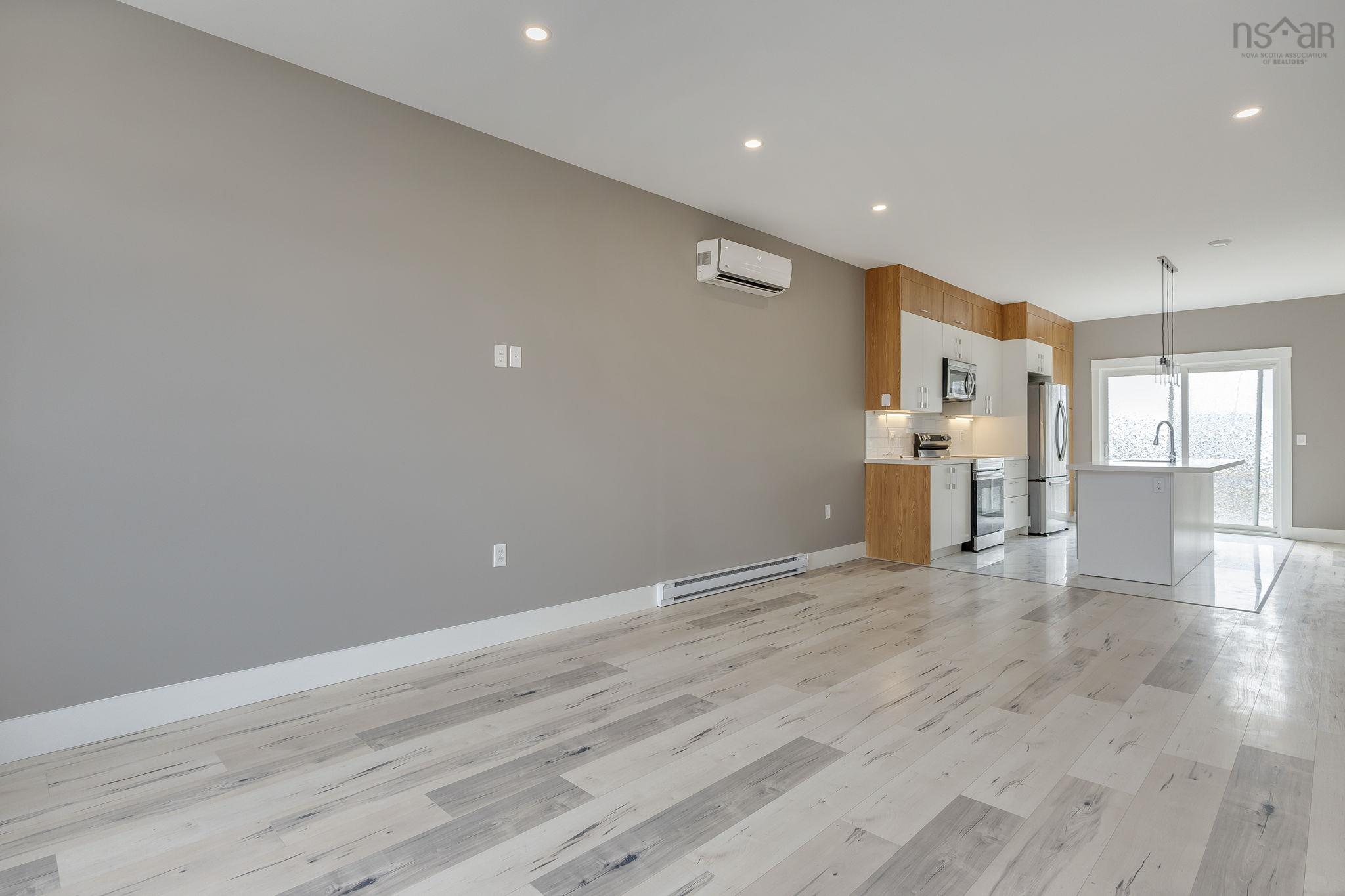 $729,900.00: 32 Higgins Avenue, Beechville