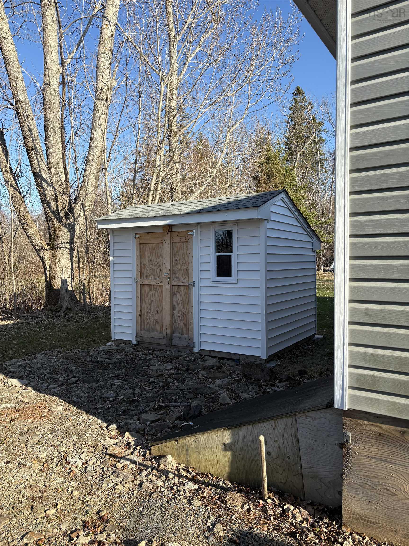 $299,000.00: 200 Lighthouse Lane, Wallace