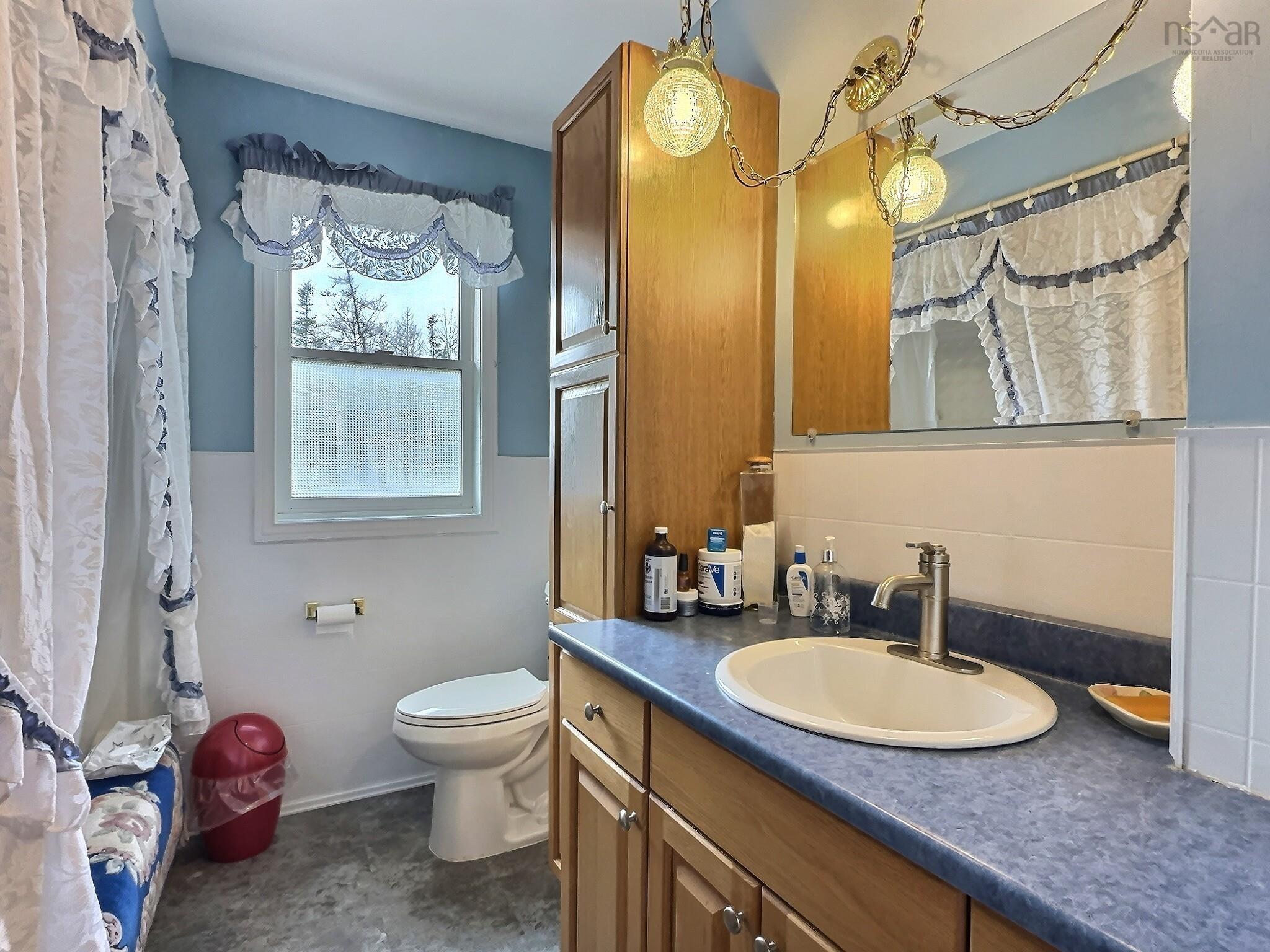 $469,000.00: 230 Salmon River Road, Valley