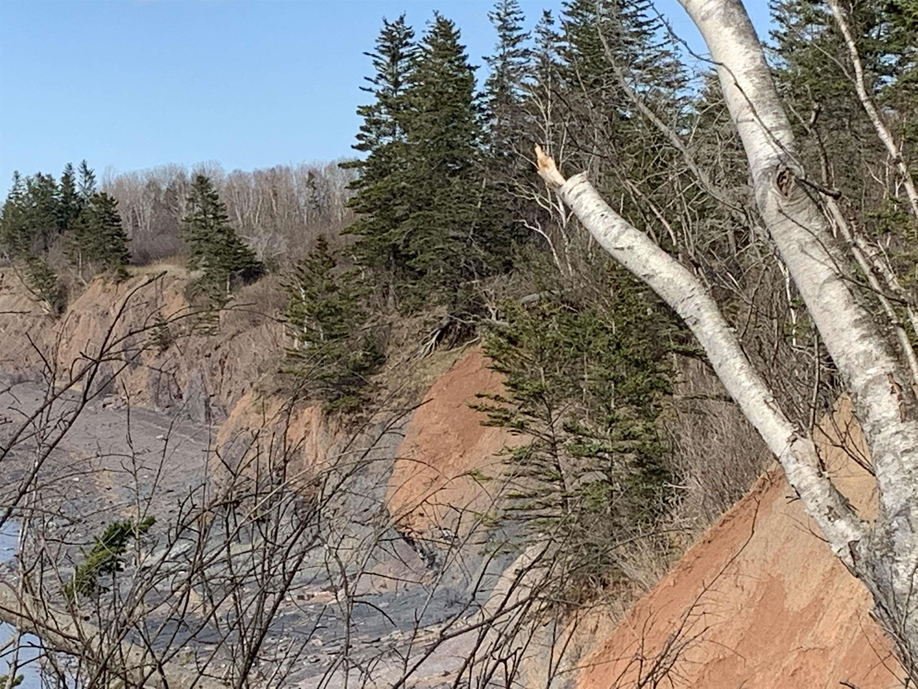 $199,900.00: 7645 215 Highway, Cambridge