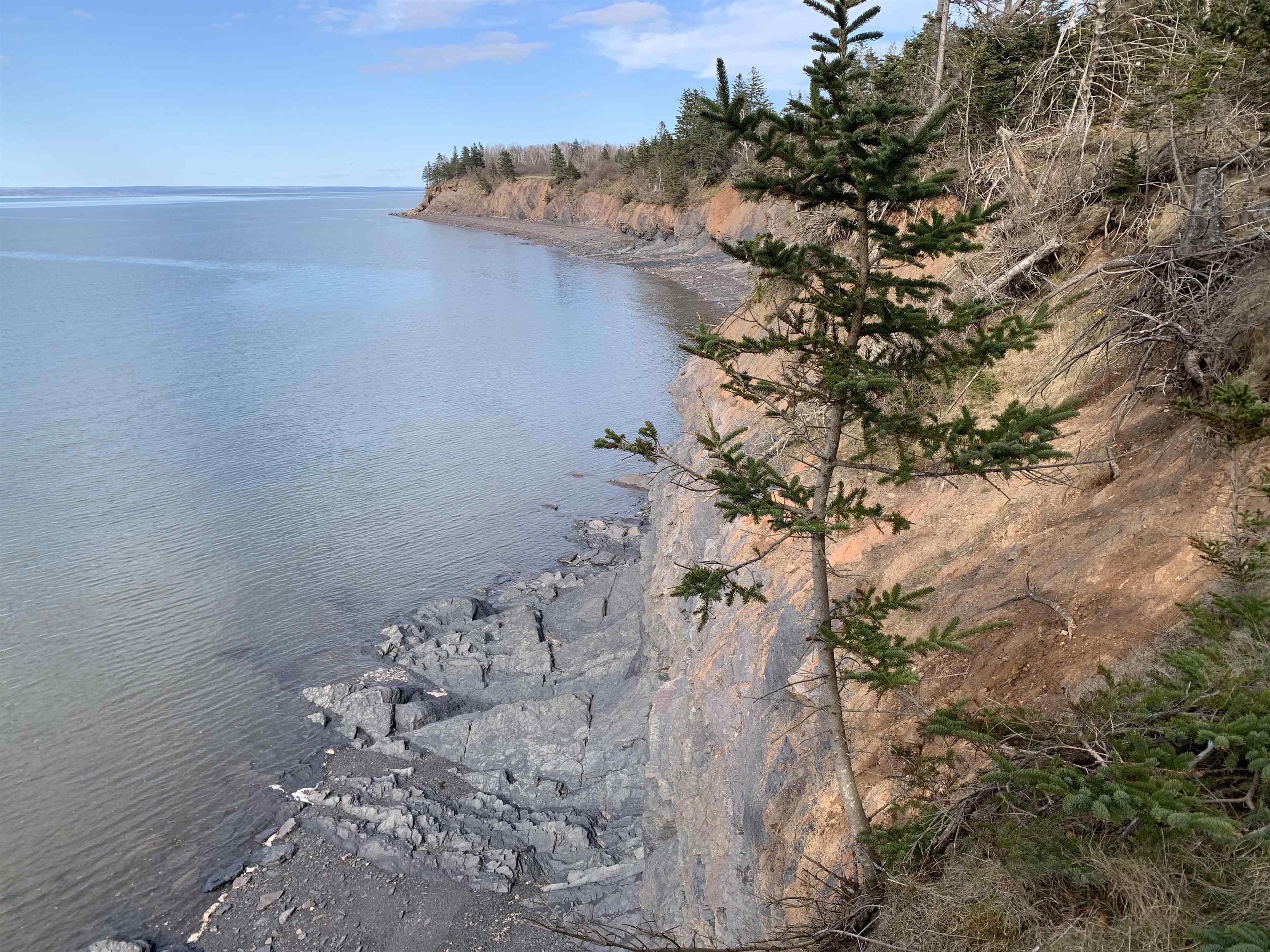 $199,900.00: 7645 215 Highway, Cambridge