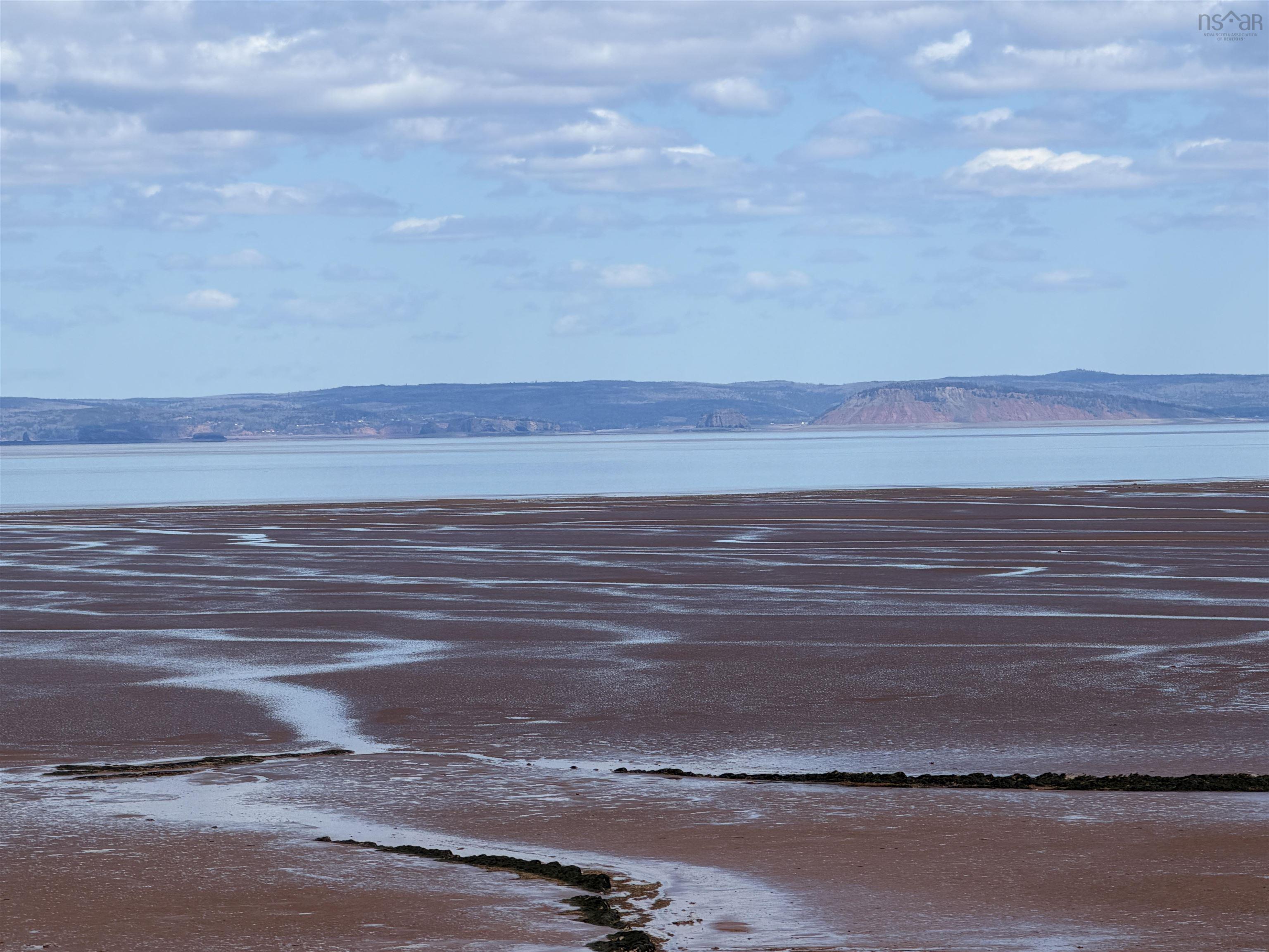 $199,900.00: 7645 215 Highway, Cambridge