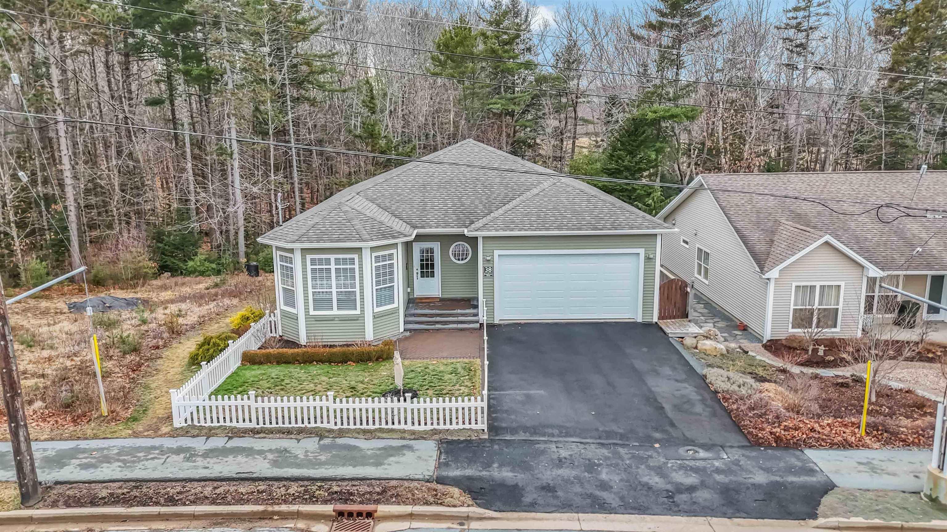 $775,900.00: 38 Roundhouse Drive, Bridgewater