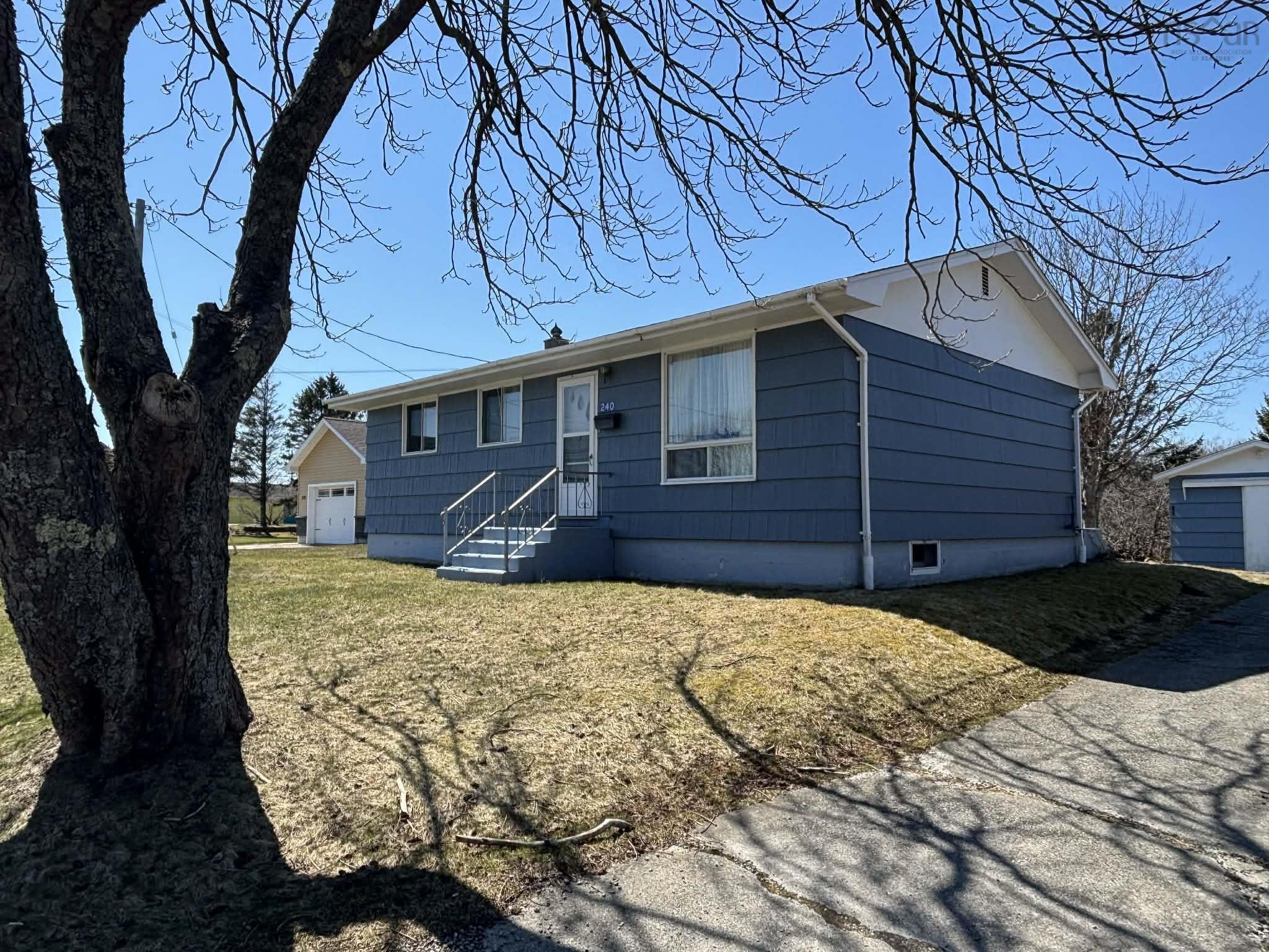 $259,500.00: 240 Pleasant Street, Yarmouth