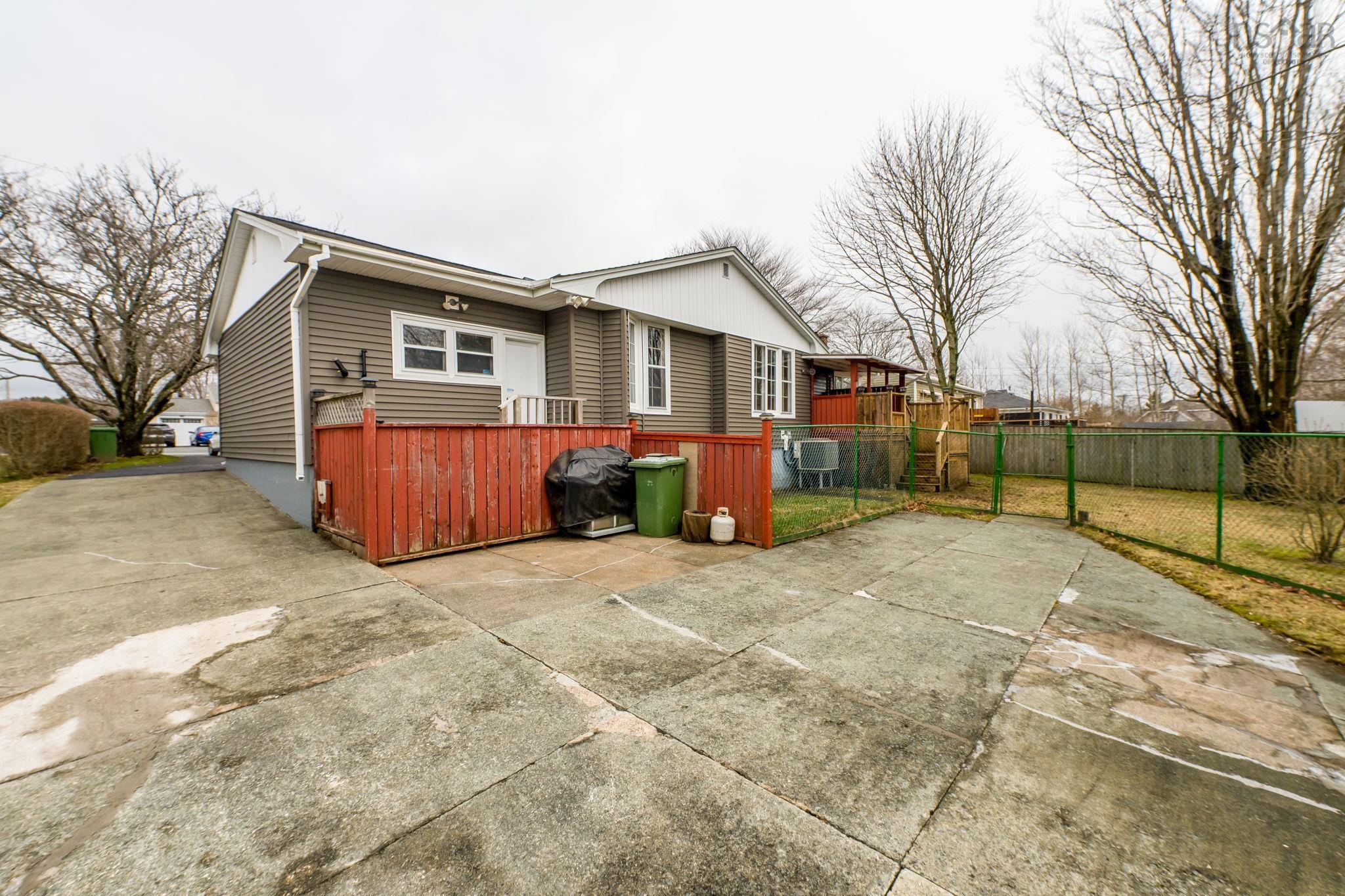 12 Raymoor Drive, Dartmouth, NS (MLS 202608351)