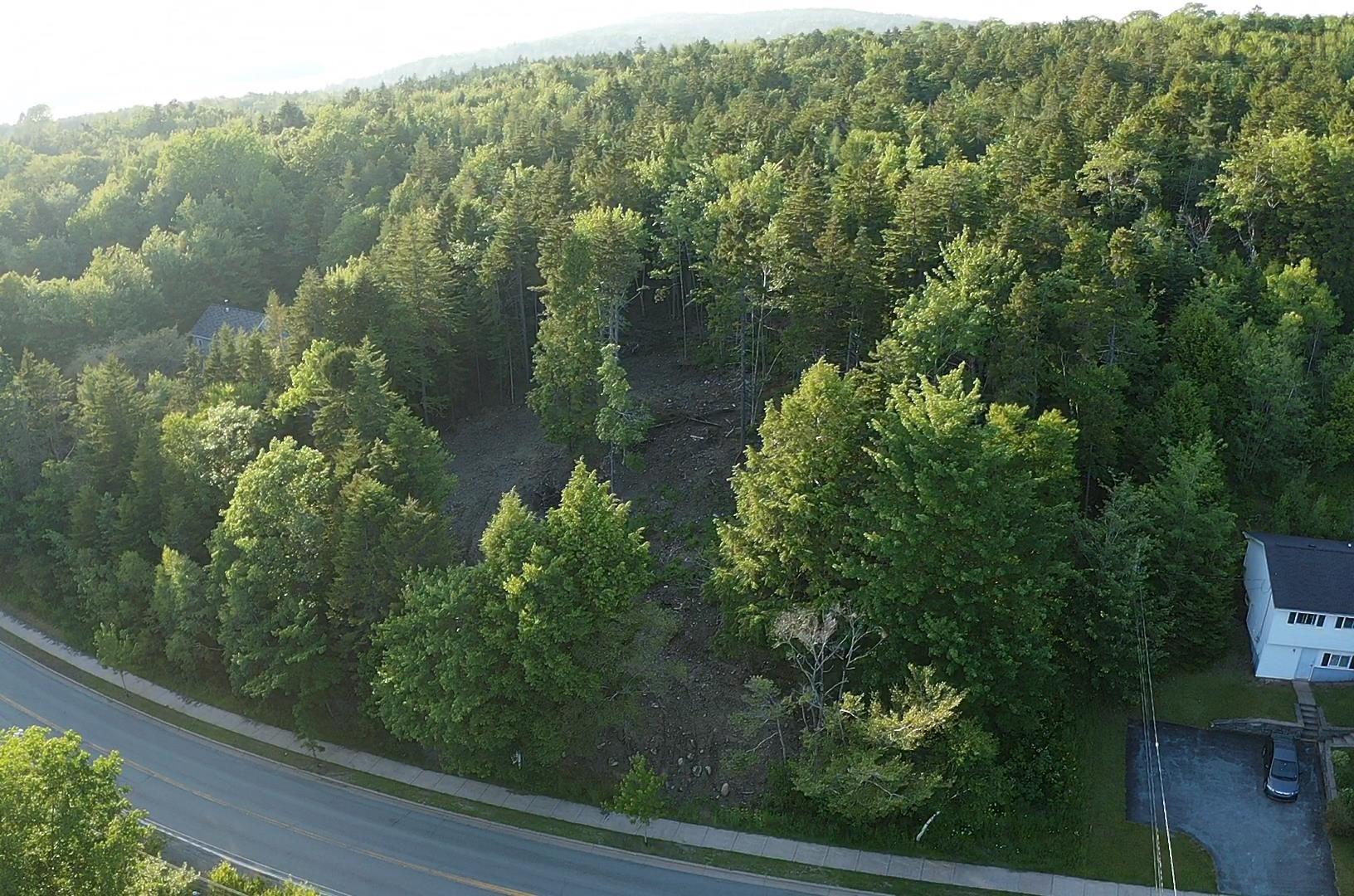 950 Fall River Road, Fall River, NS (MLS 202608352)