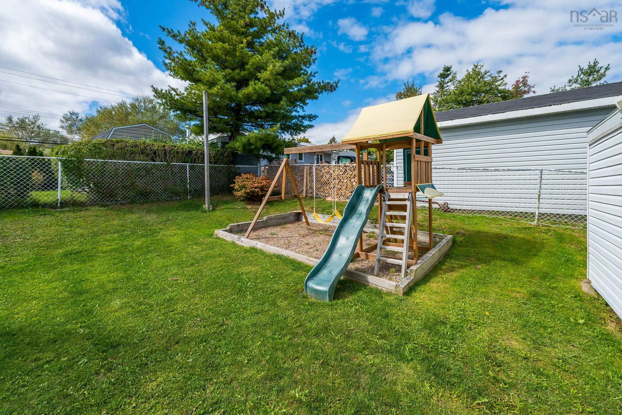 $599,900.00: 4 Evergreen Drive, Cole Harbour