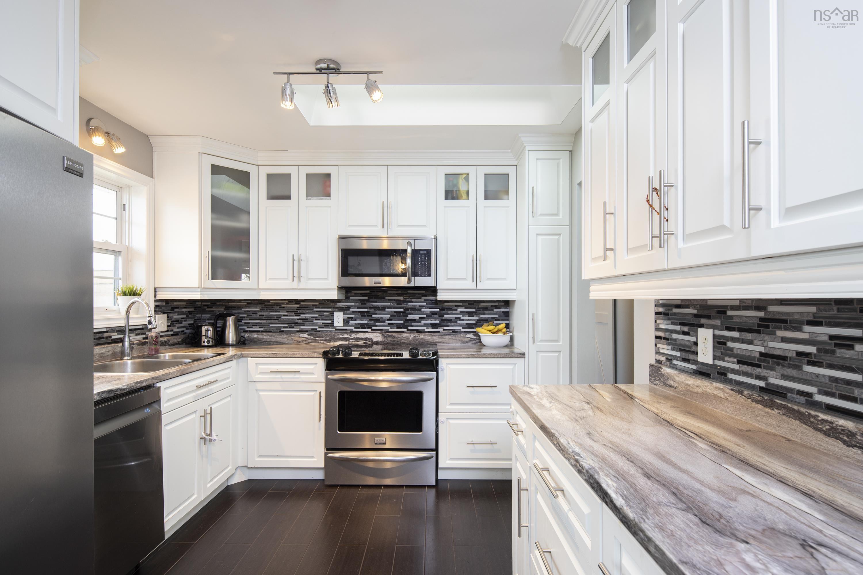 $599,900.00: 4 Evergreen Drive, Cole Harbour