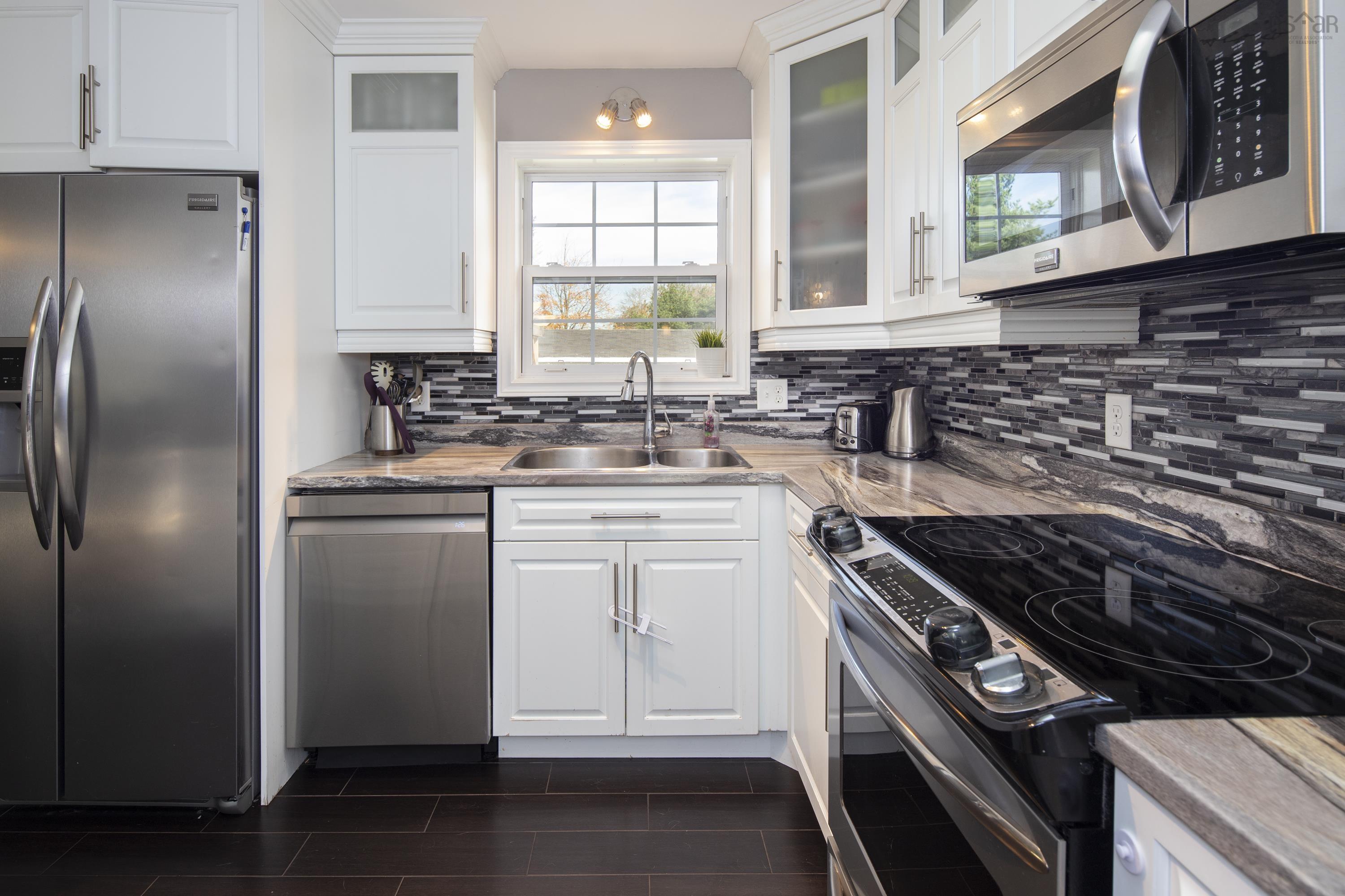 $599,900.00: 4 Evergreen Drive, Cole Harbour