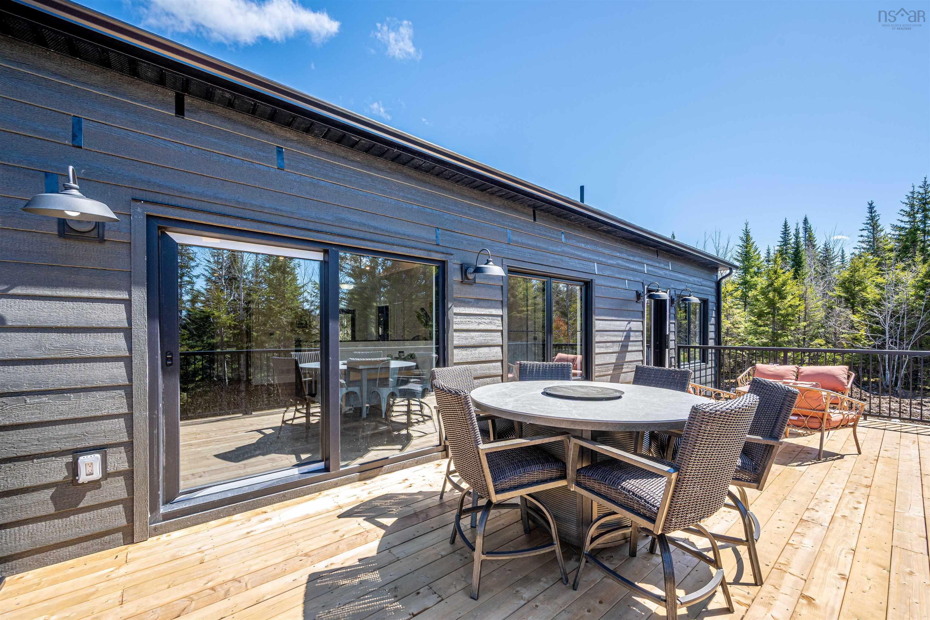 $849,999.00: 225 510 Heritage Way, East Uniacke