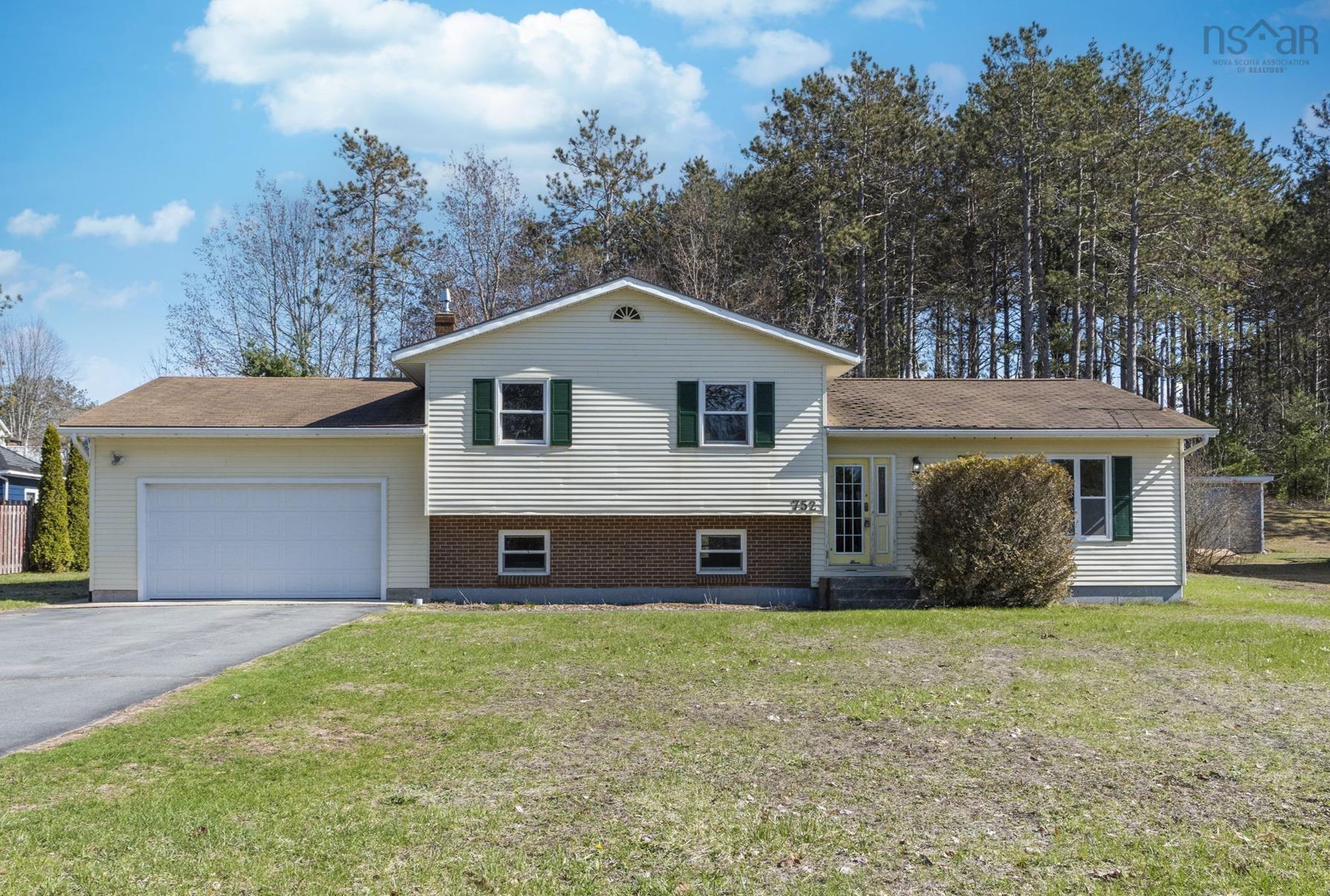 $385,000.00: 752 Balser Drive, Kingston