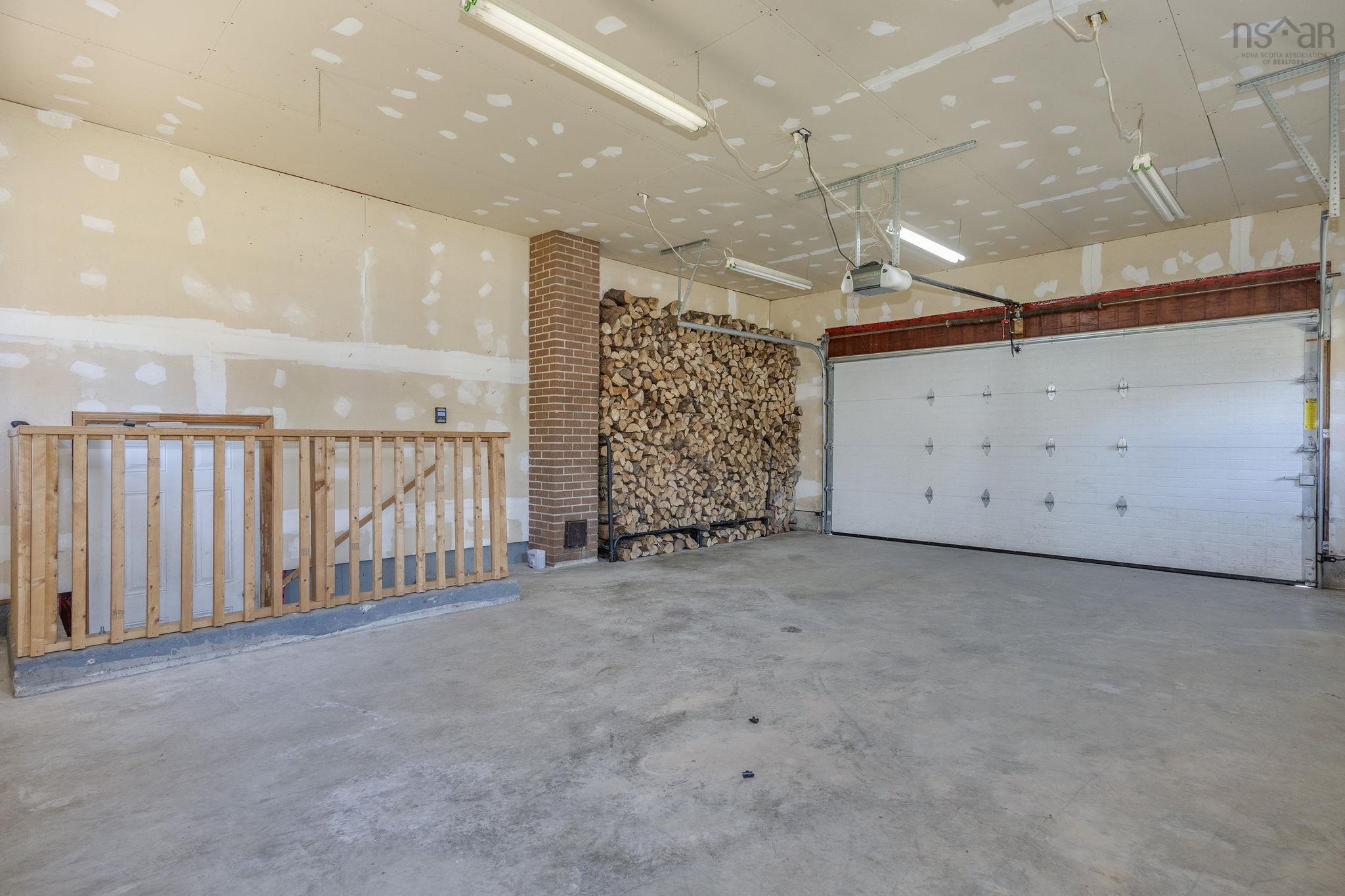 $385,000.00: 752 Balser Drive, Kingston