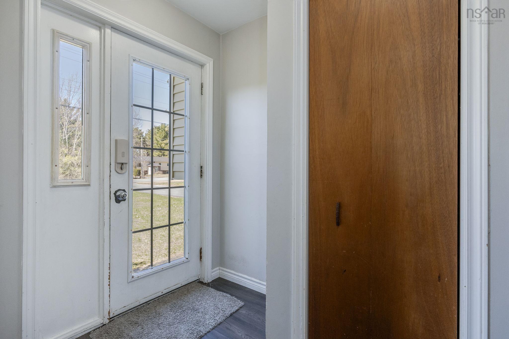 $385,000.00: 752 Balser Drive, Kingston