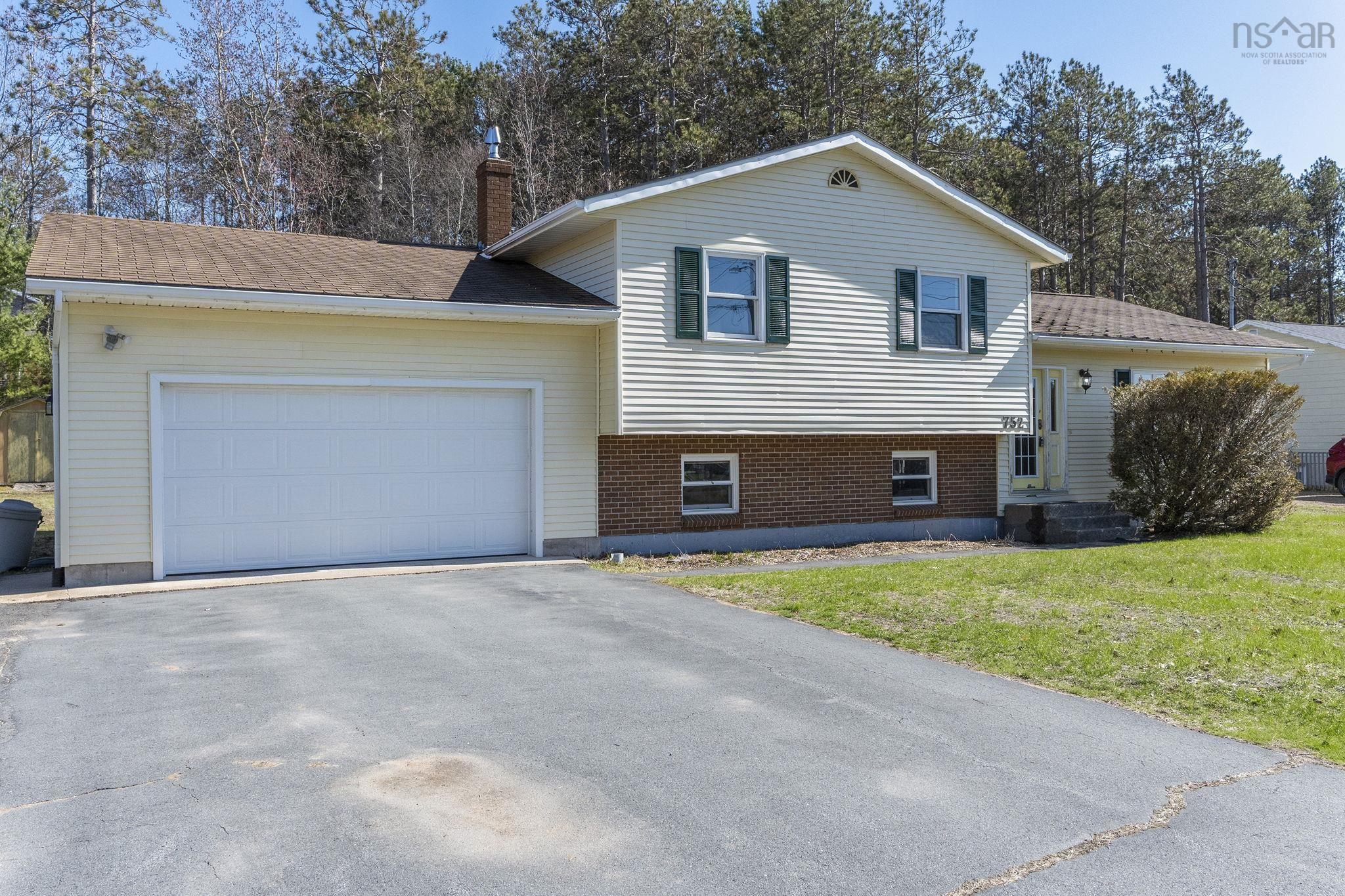 $385,000.00: 752 Balser Drive, Kingston