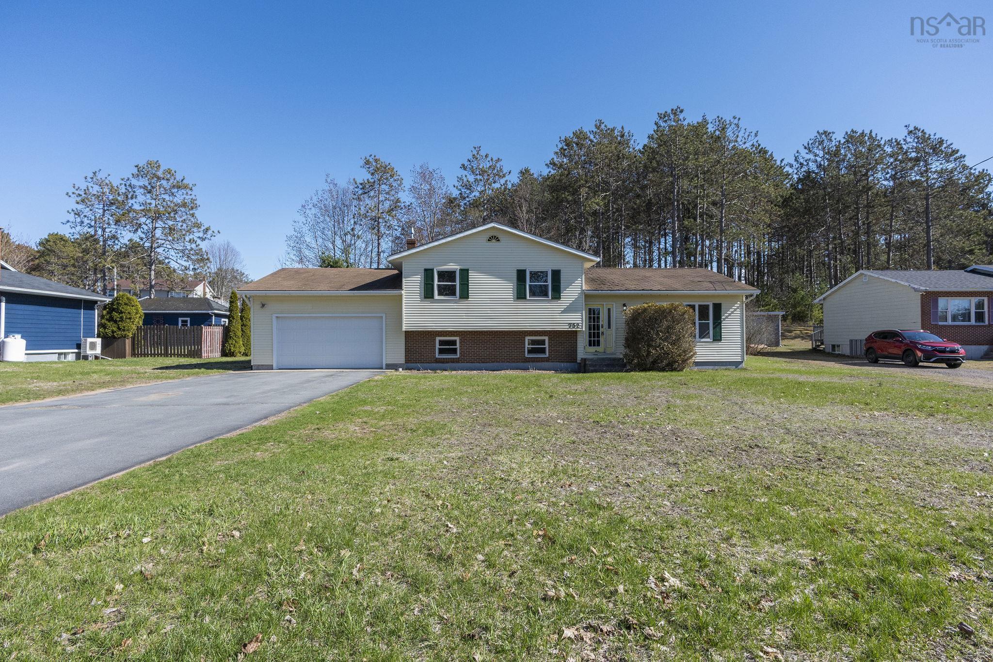 $385,000.00: 752 Balser Drive, Kingston