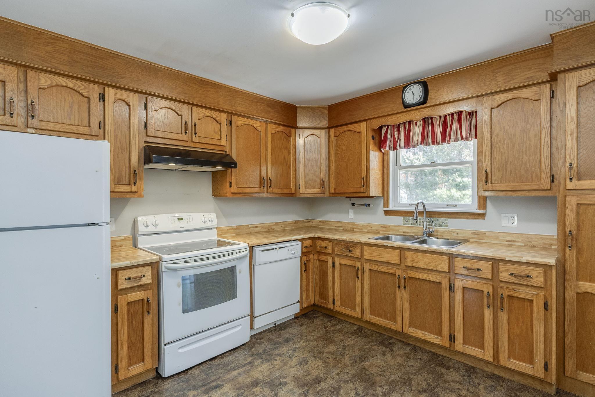 $385,000.00: 752 Balser Drive, Kingston