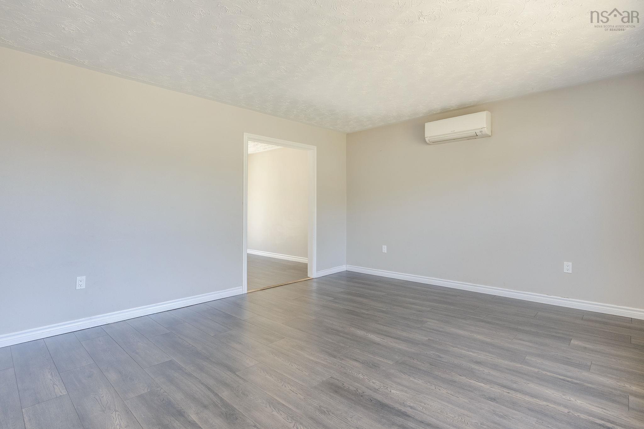 $385,000.00: 752 Balser Drive, Kingston