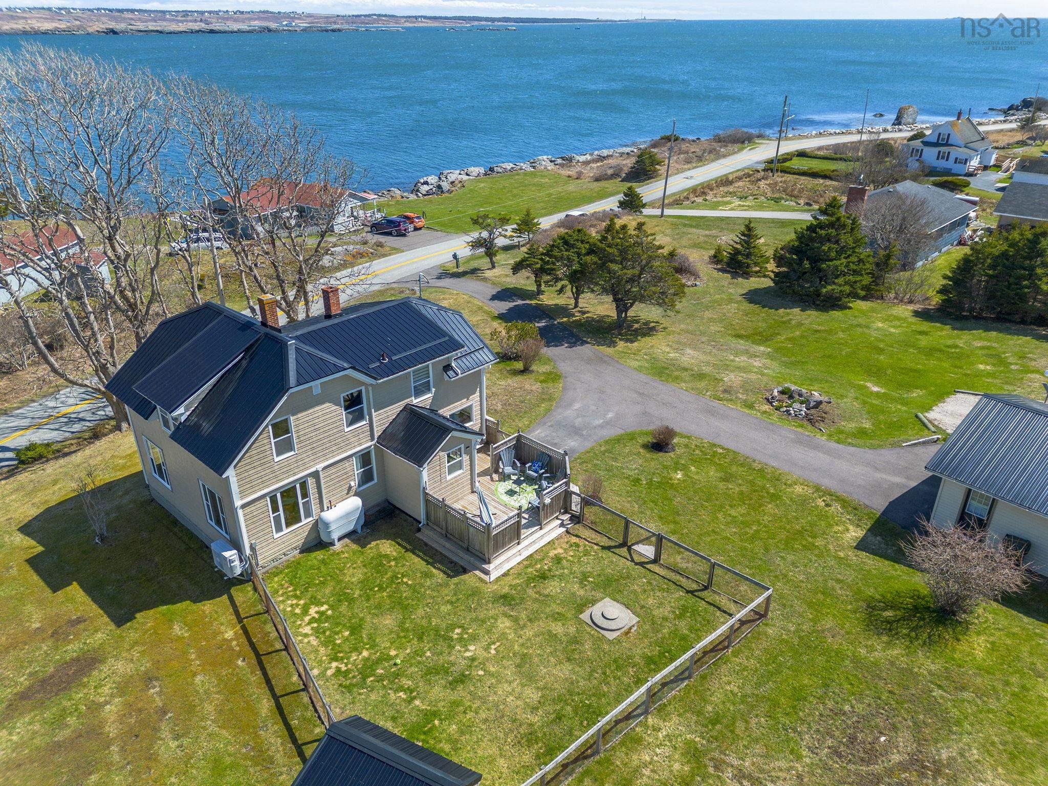 $568,000.00: 1772 304 Highway, Cape Forchu