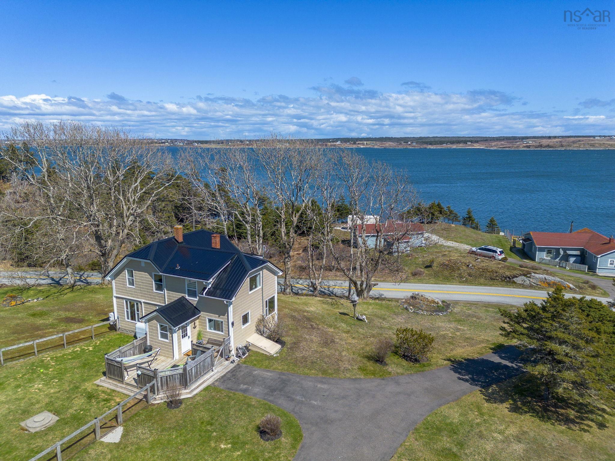 $568,000.00: 1772 304 Highway, Cape Forchu