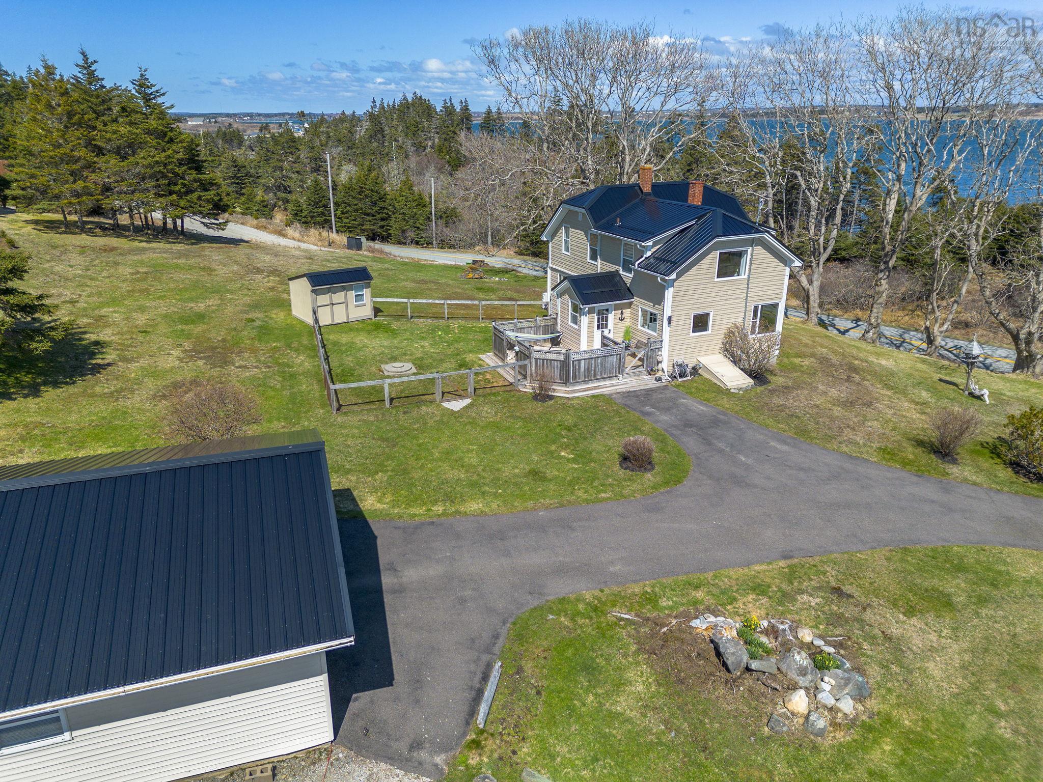 $568,000.00: 1772 304 Highway, Cape Forchu