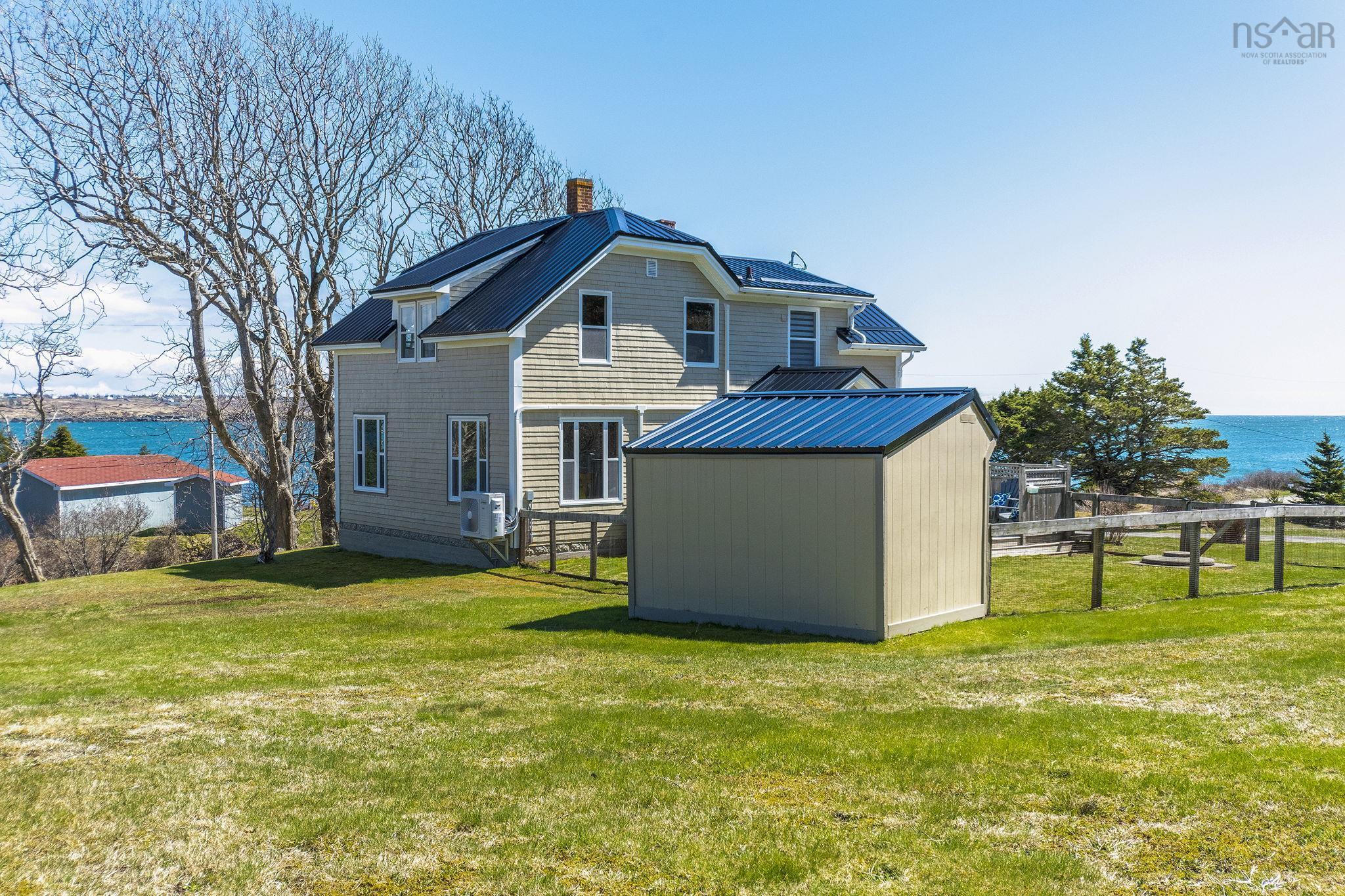 $568,000.00: 1772 304 Highway, Cape Forchu