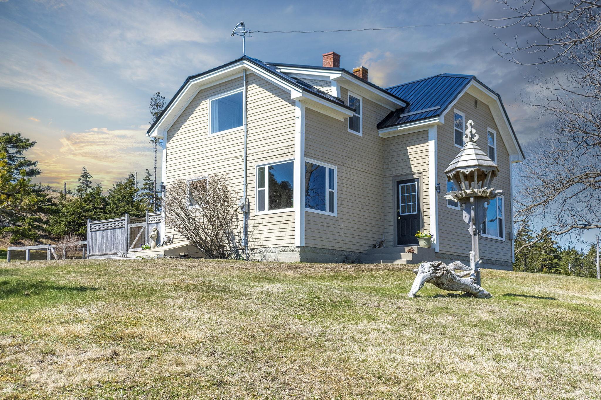 $568,000.00: 1772 304 Highway, Cape Forchu