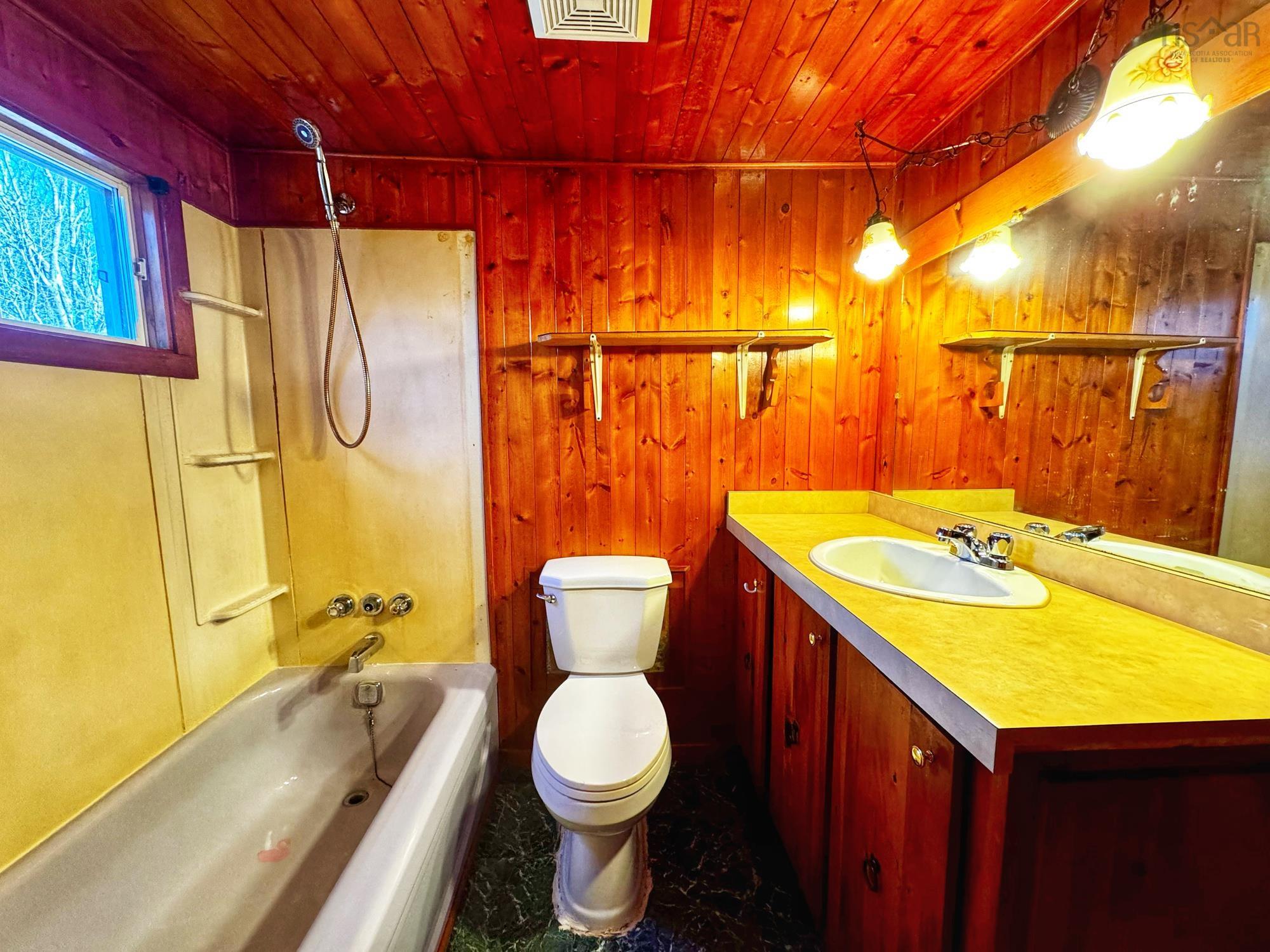 $184,900.00: 9932 Highway 201, South Farmington