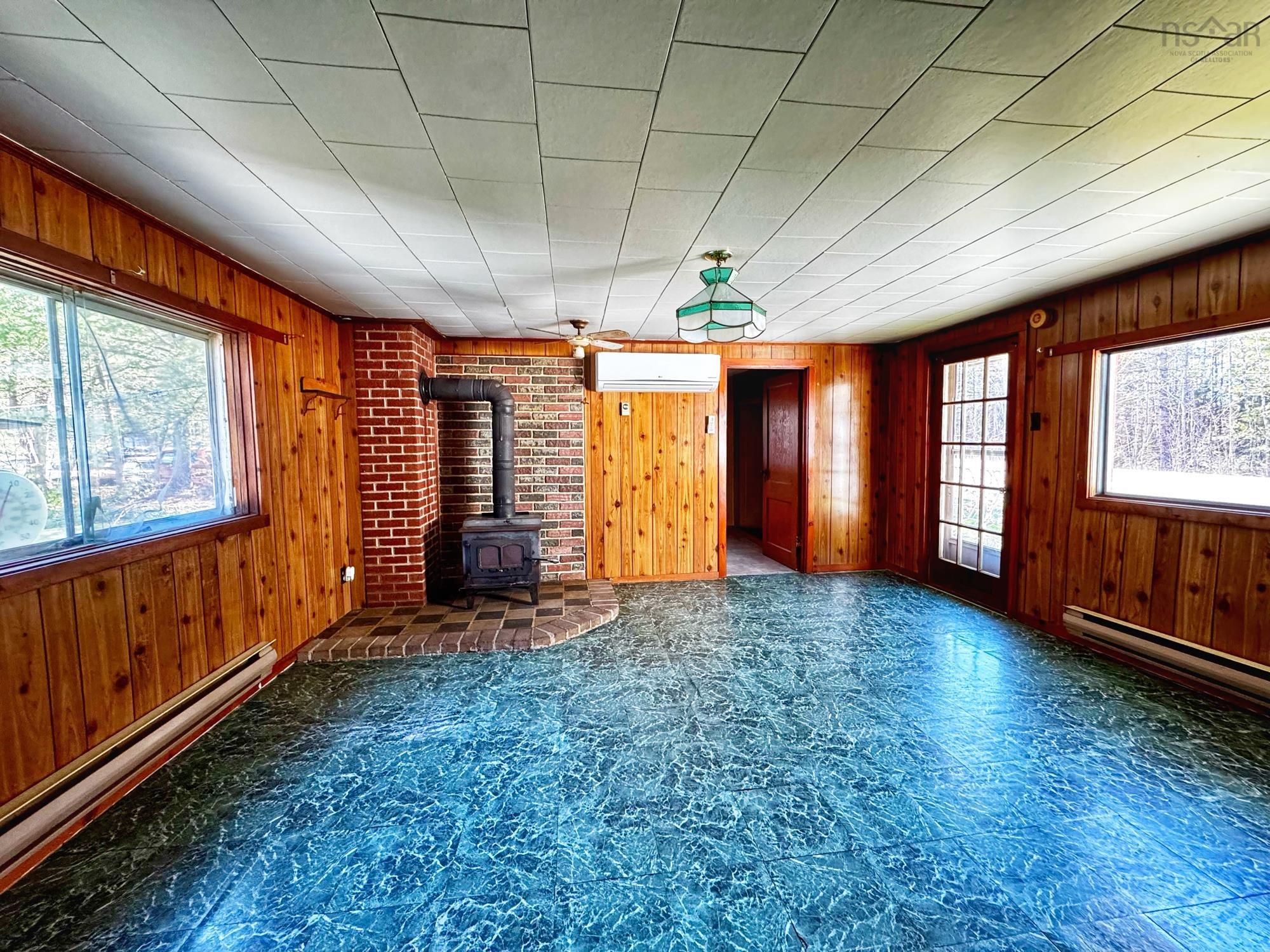 $184,900.00: 9932 Highway 201, South Farmington