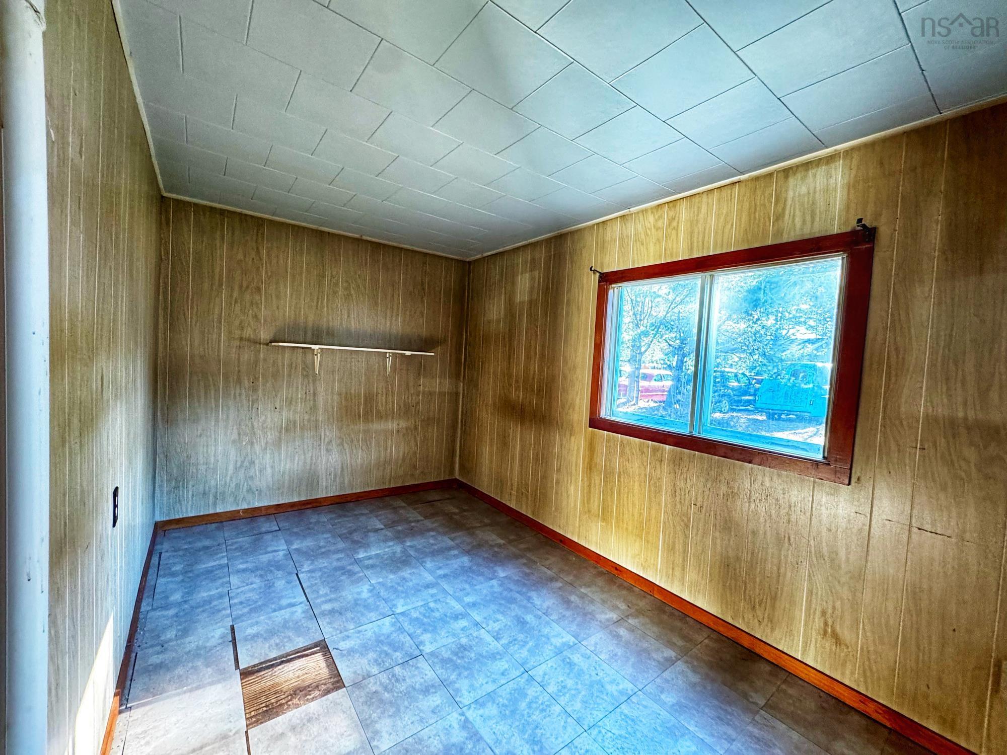 $184,900.00: 9932 Highway 201, South Farmington