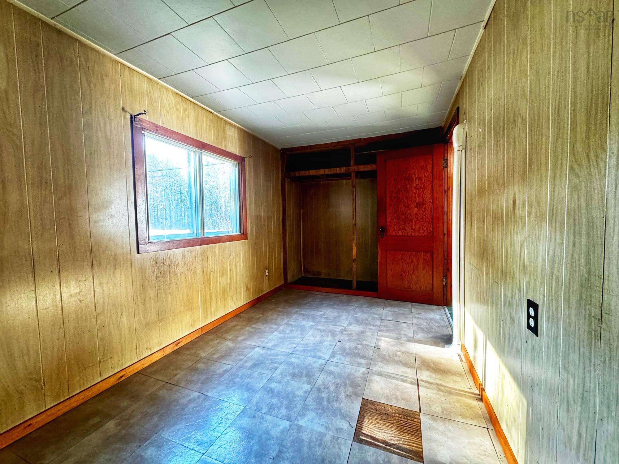 $184,900.00: 9932 Highway 201, South Farmington