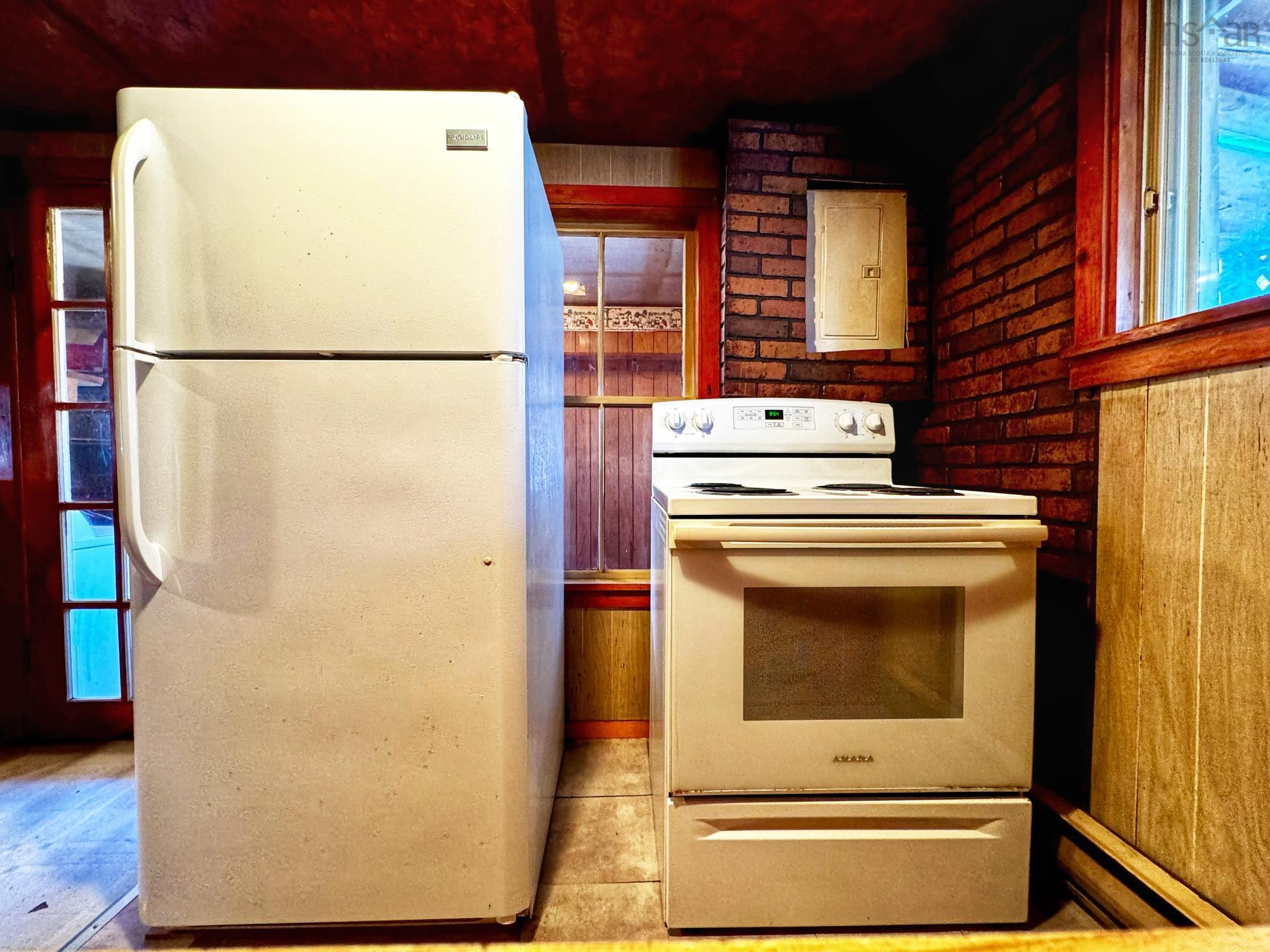 $184,900.00: 9932 Highway 201, South Farmington