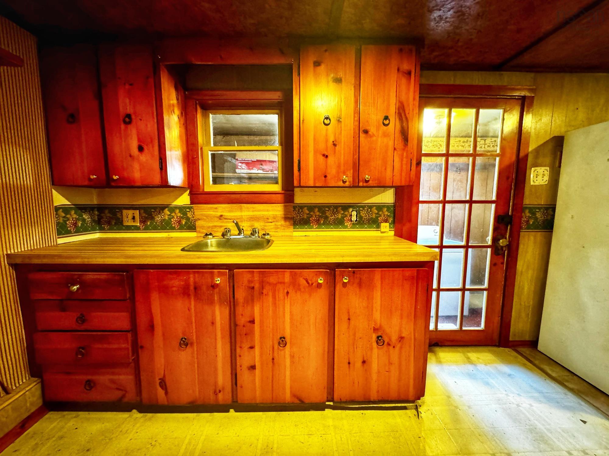 $184,900.00: 9932 Highway 201, South Farmington