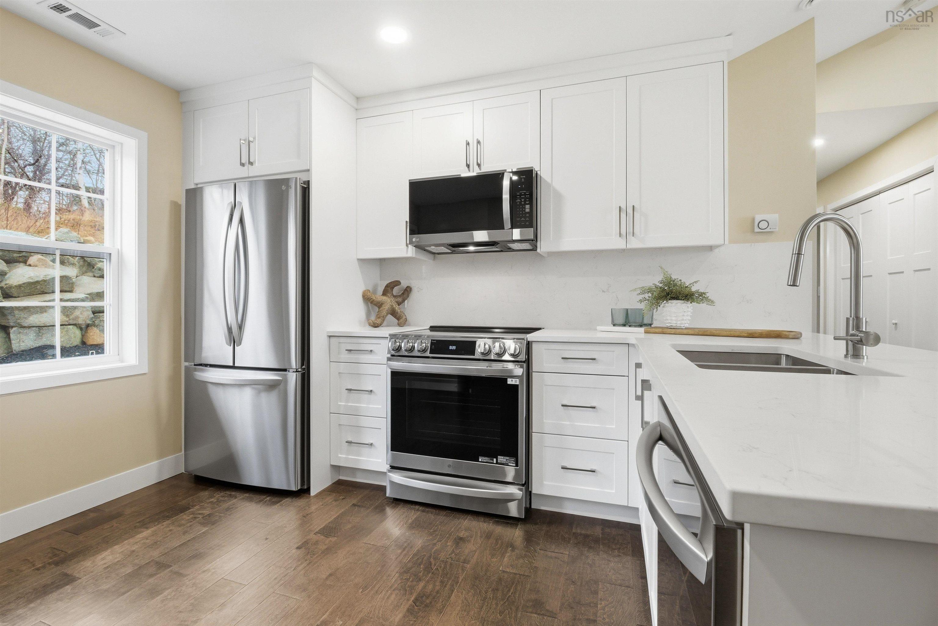 $423,900.00: 7 Lions Club Road, Fox Point