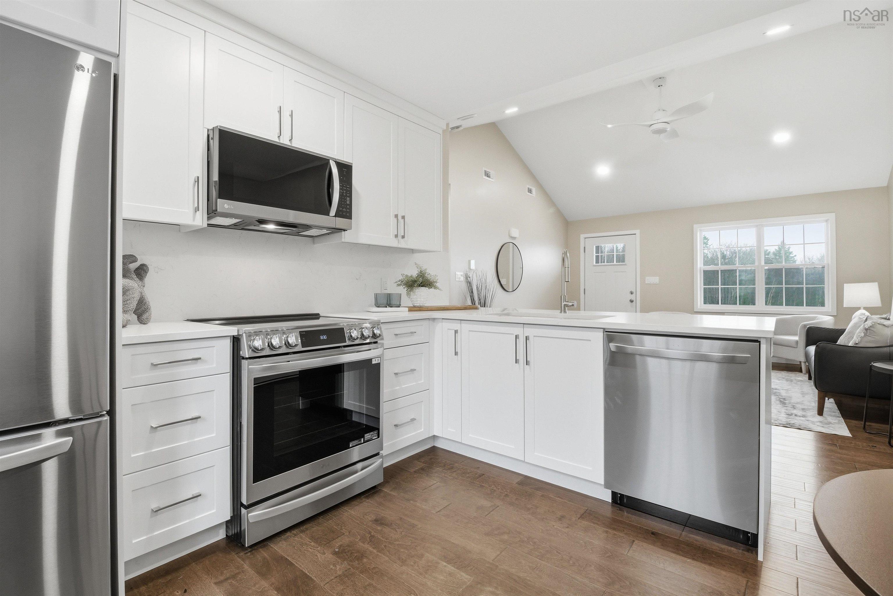 $423,900.00: 7 Lions Club Road, Fox Point