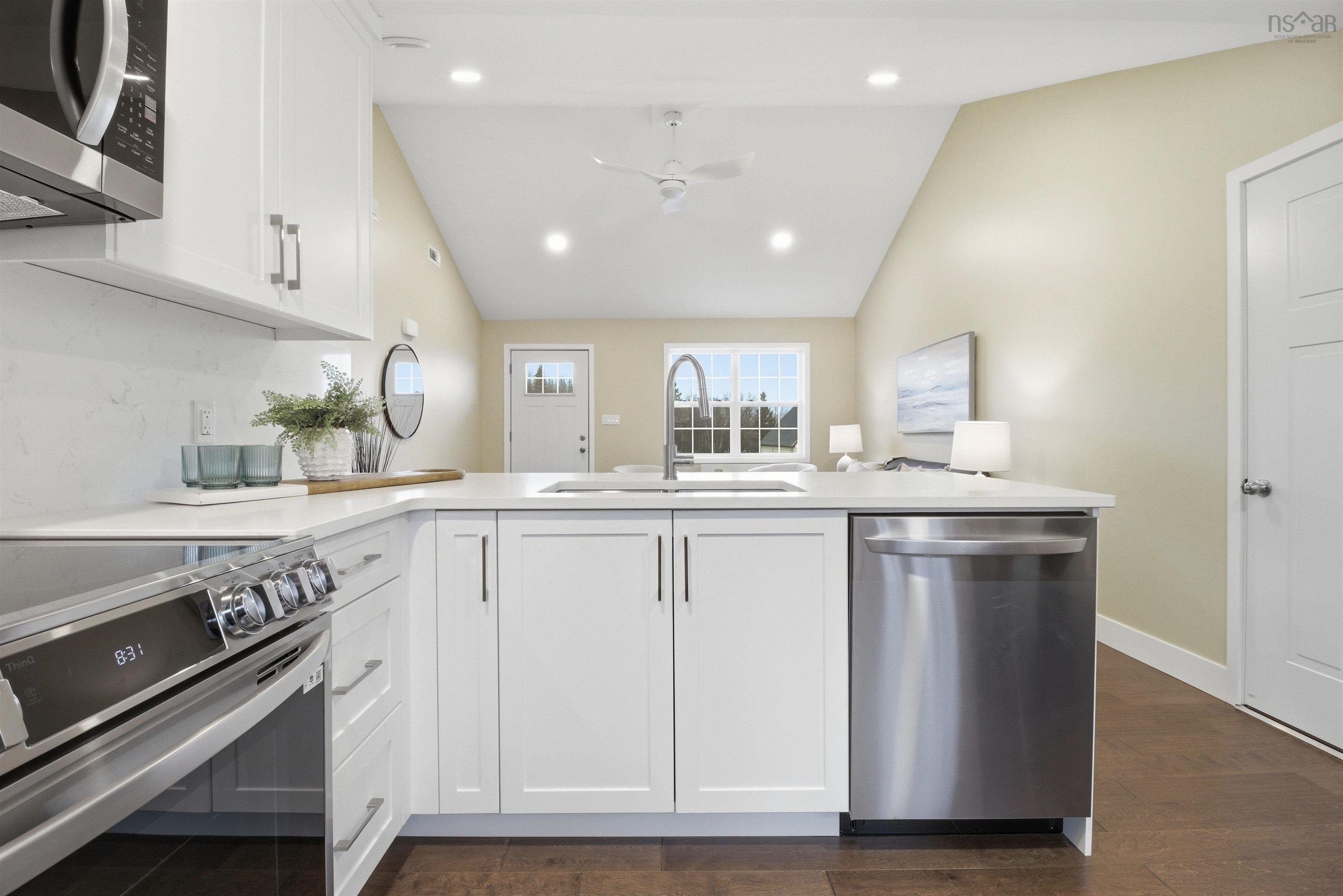 $423,900.00: 7 Lions Club Road, Fox Point