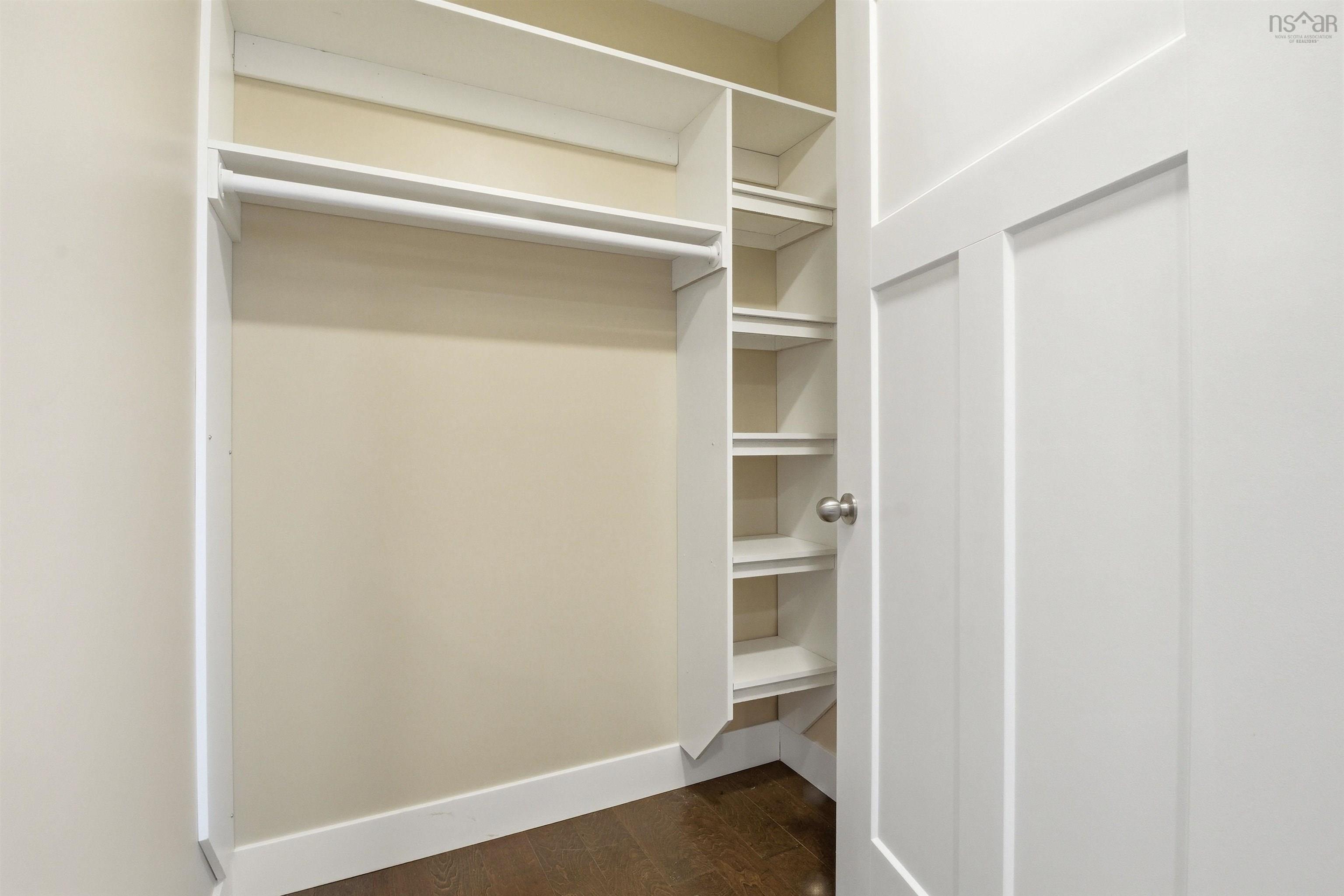 $423,900.00: 7 Lions Club Road, Fox Point