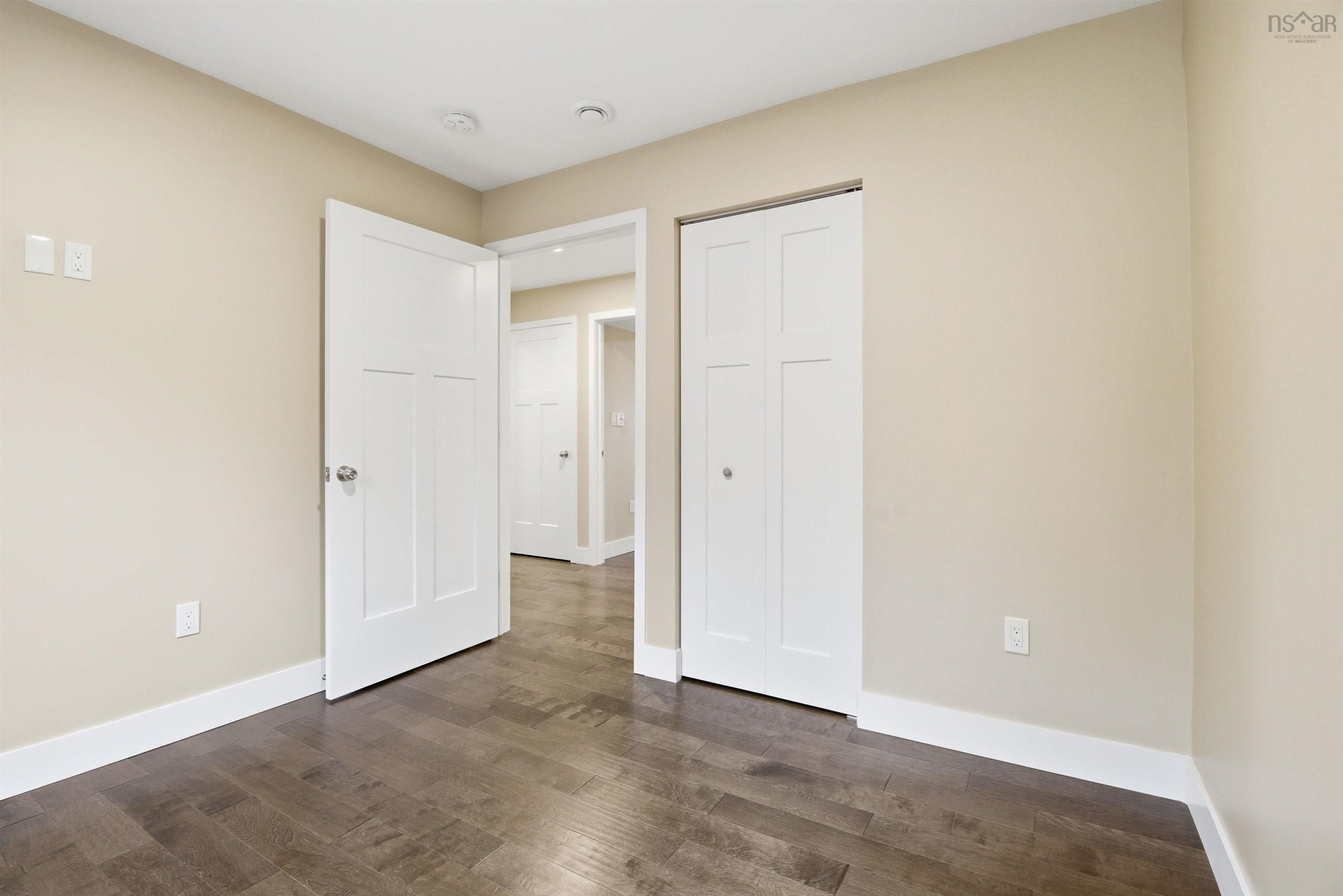 $423,900.00: 7 Lions Club Road, Fox Point