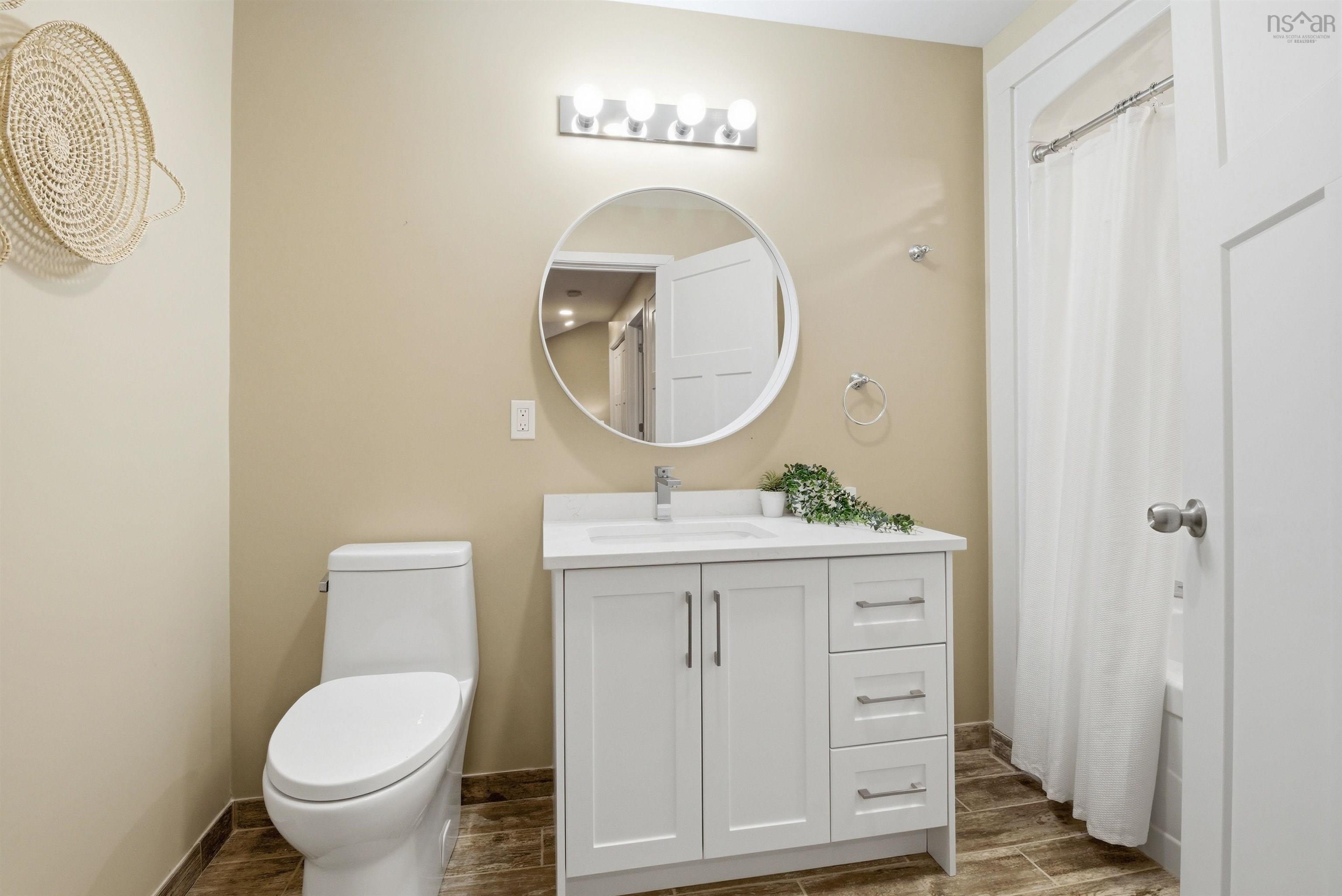 $423,900.00: 7 Lions Club Road, Fox Point