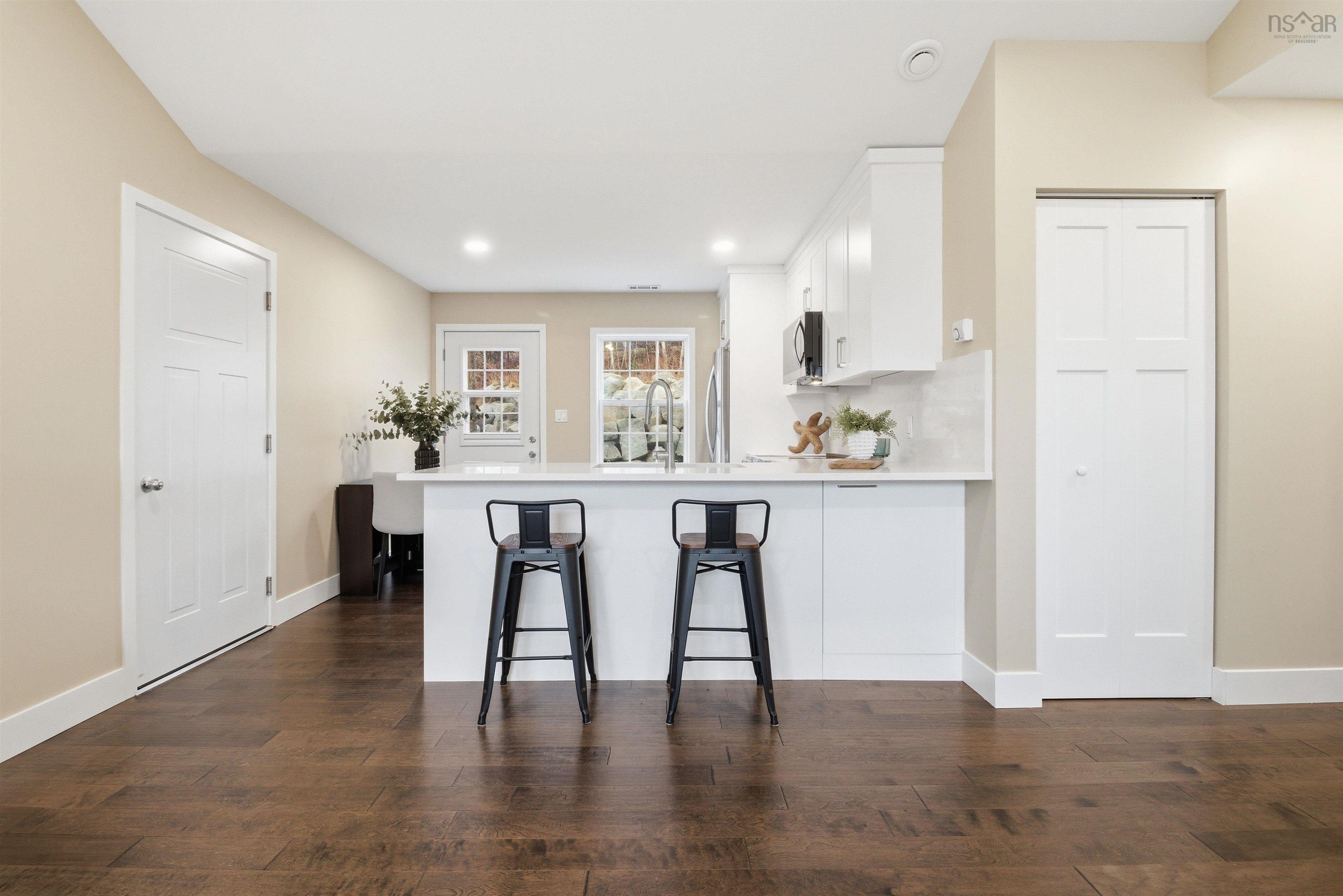 $423,900.00: 7 Lions Club Road, Fox Point