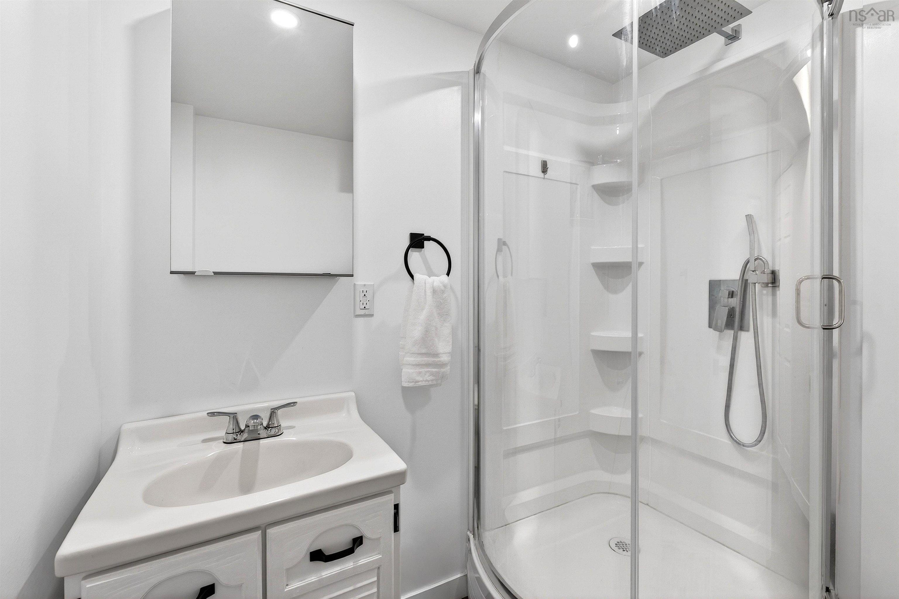 $425,000.00: 31 Circassion Drive, Cole Harbour