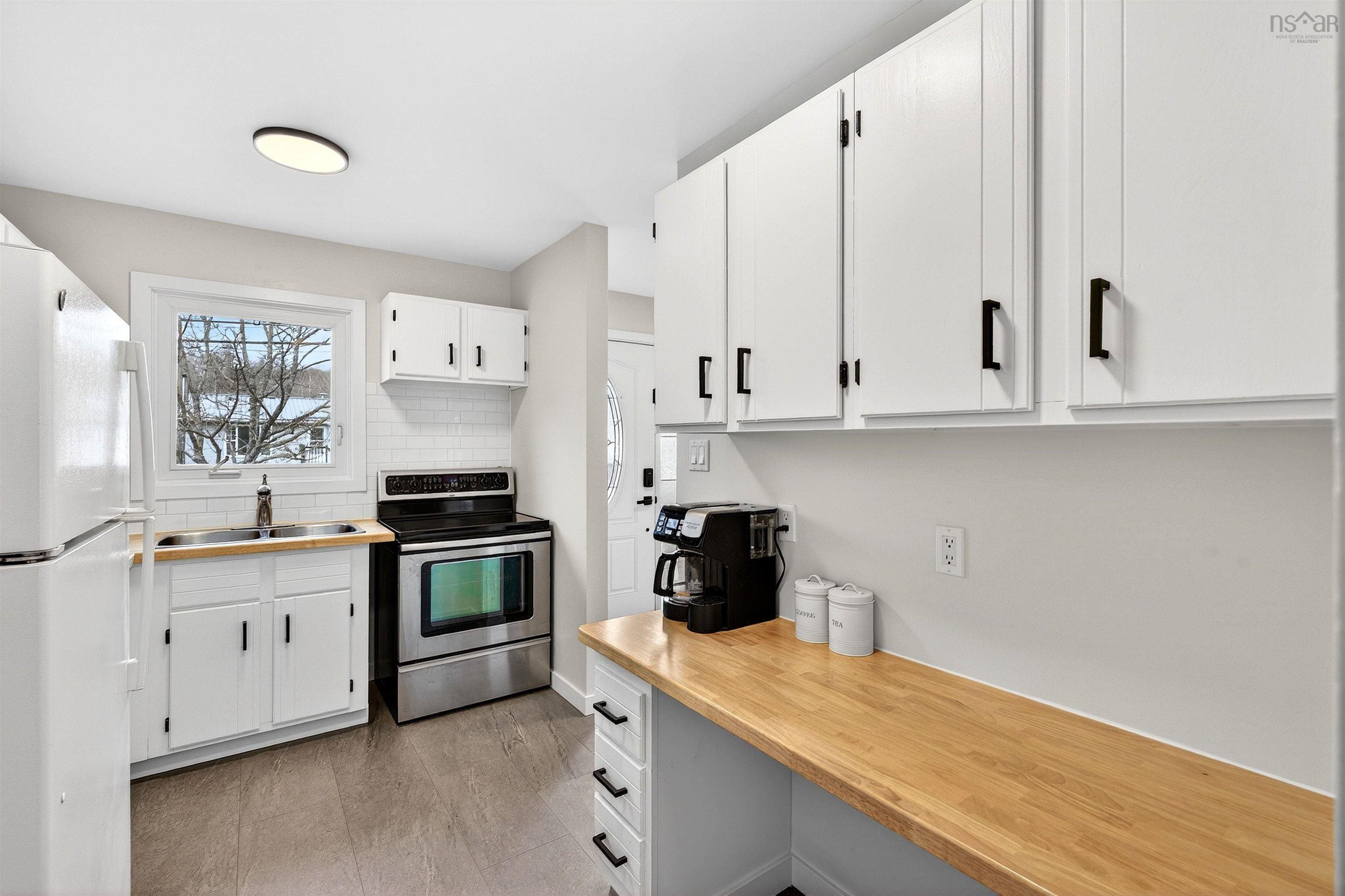 $425,000.00: 31 Circassion Drive, Cole Harbour