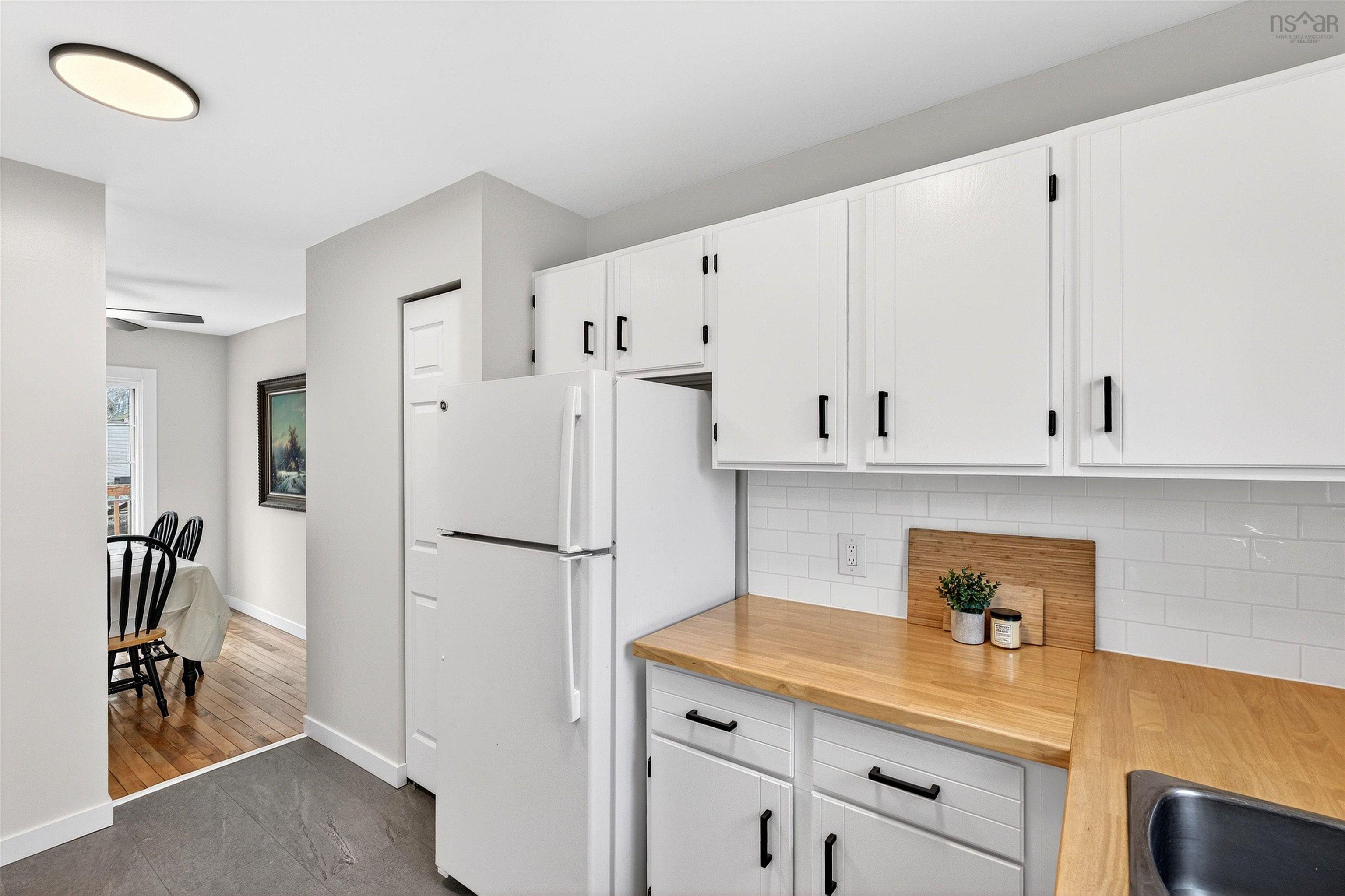 $425,000.00: 31 Circassion Drive, Cole Harbour