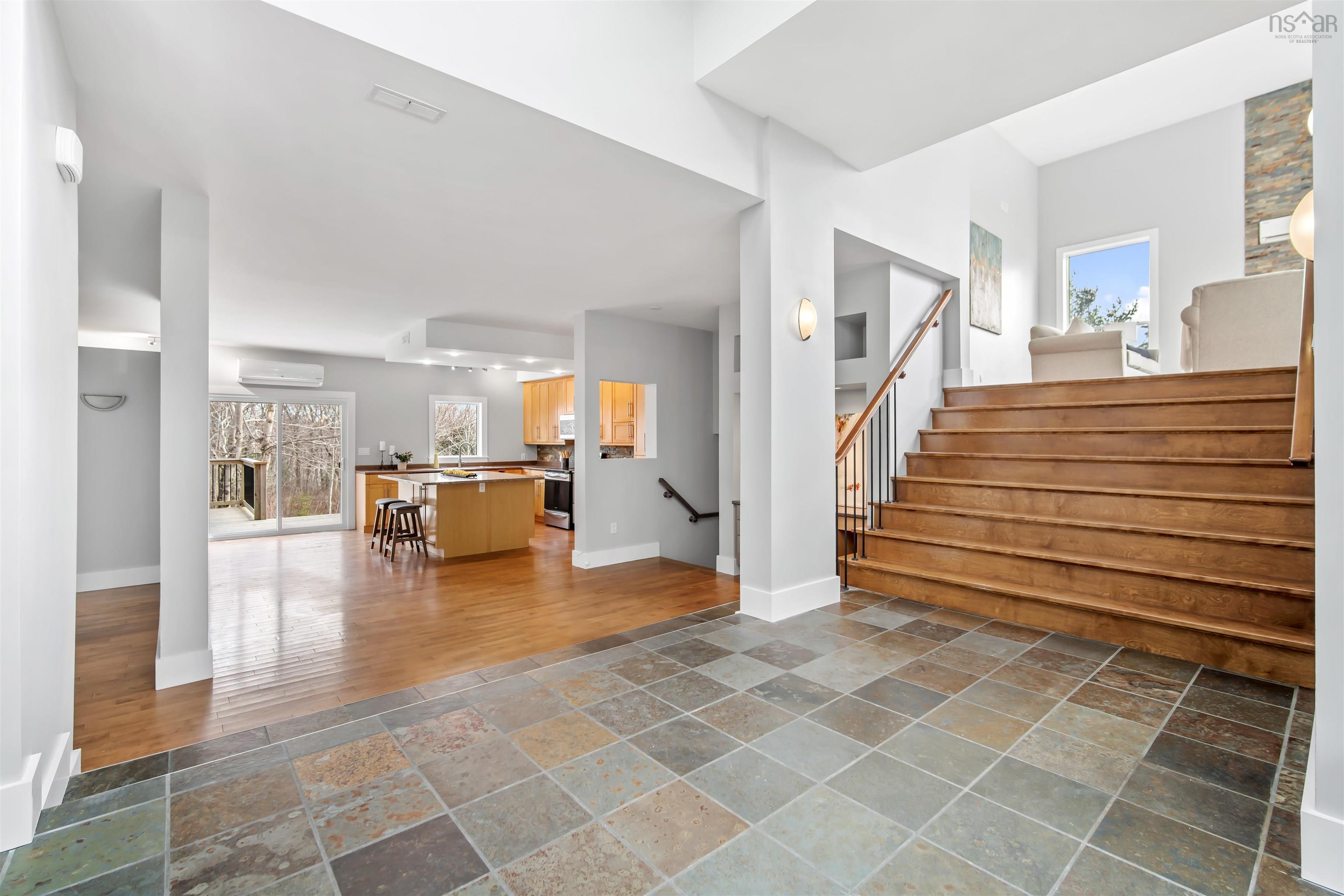 $749,900.00: 149 Abbey Road, Stillwater Lake