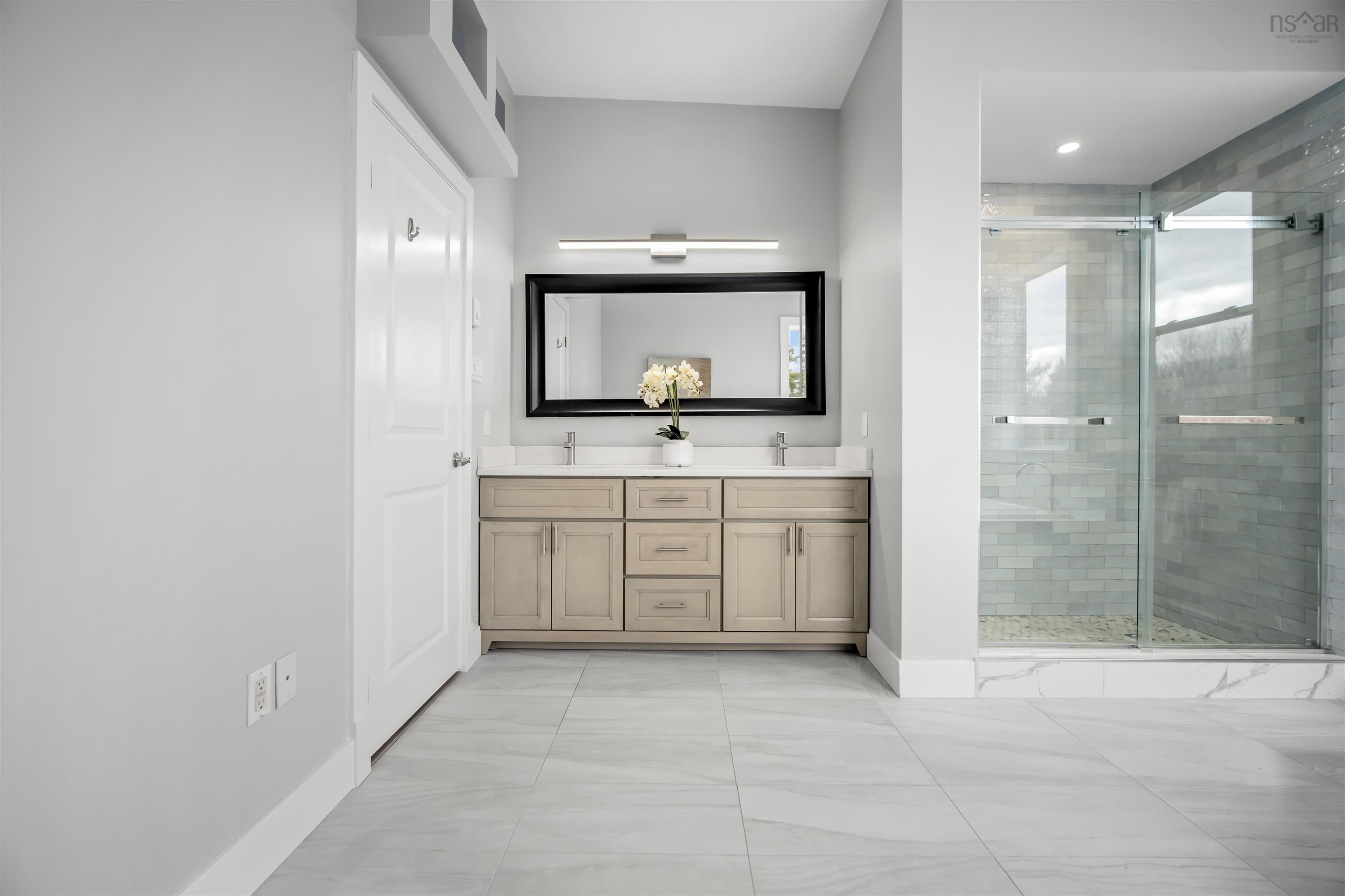 $749,900.00: 149 Abbey Road, Stillwater Lake