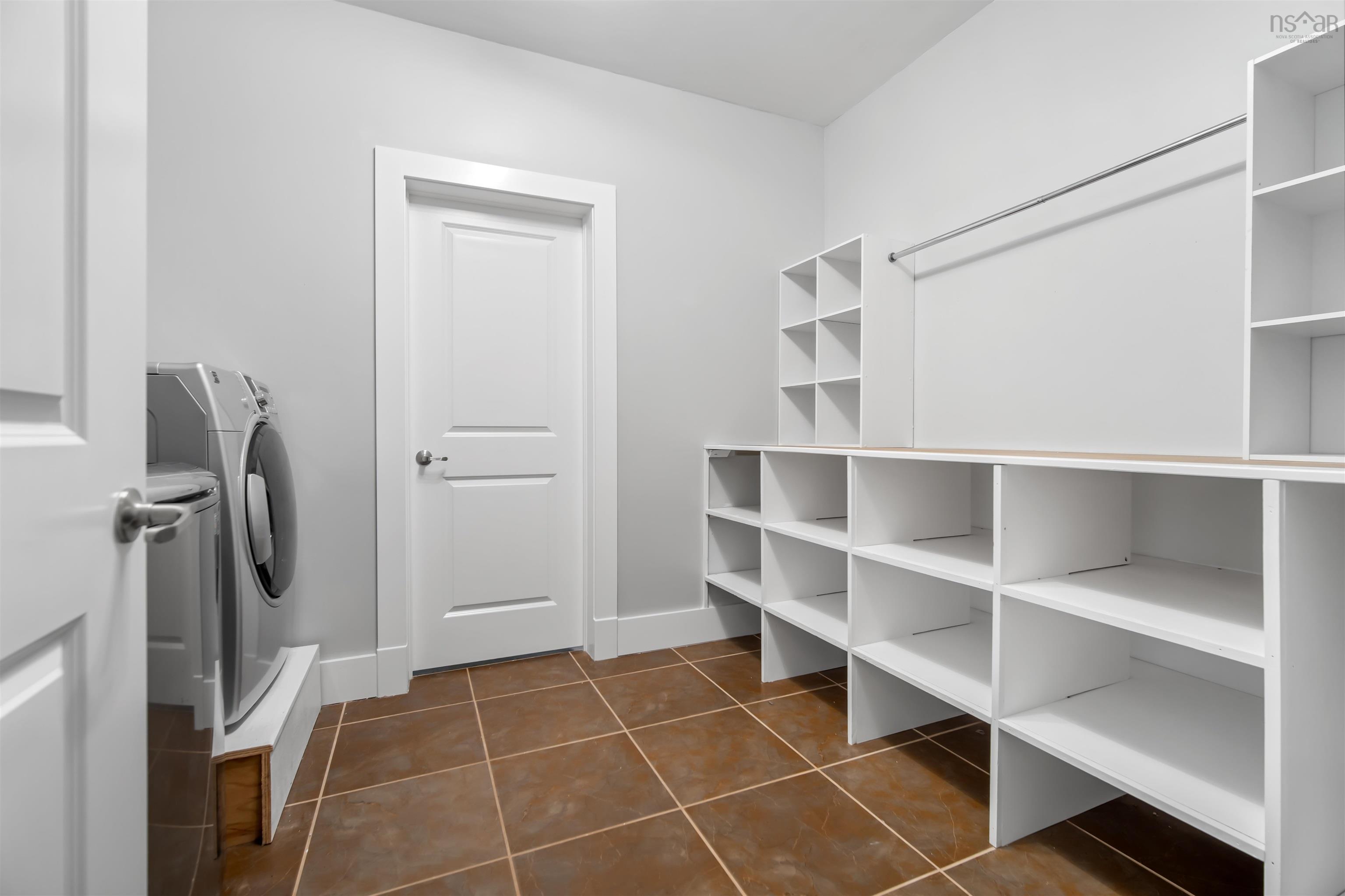 $749,900.00: 149 Abbey Road, Stillwater Lake