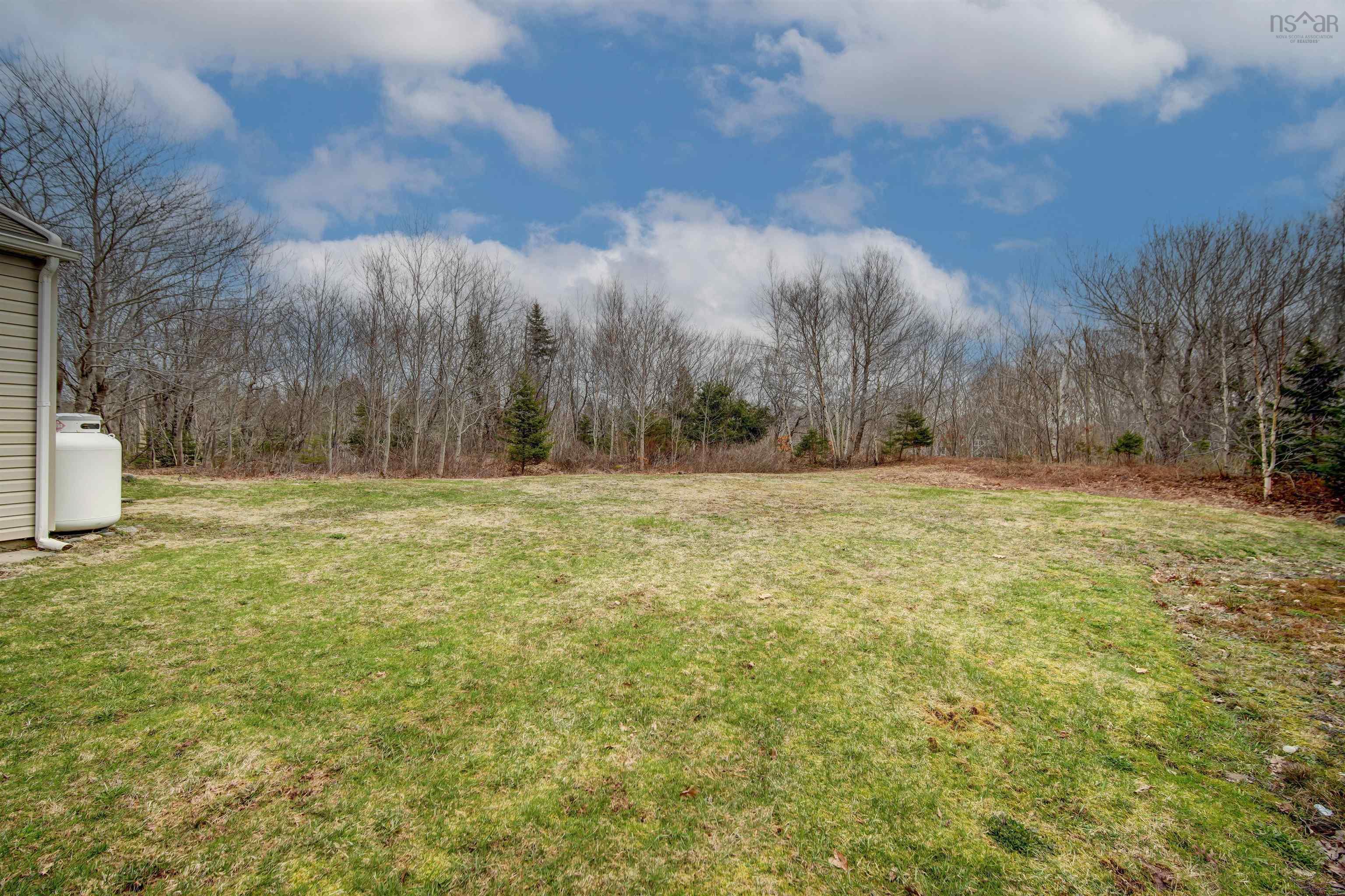 $749,900.00: 149 Abbey Road, Stillwater Lake