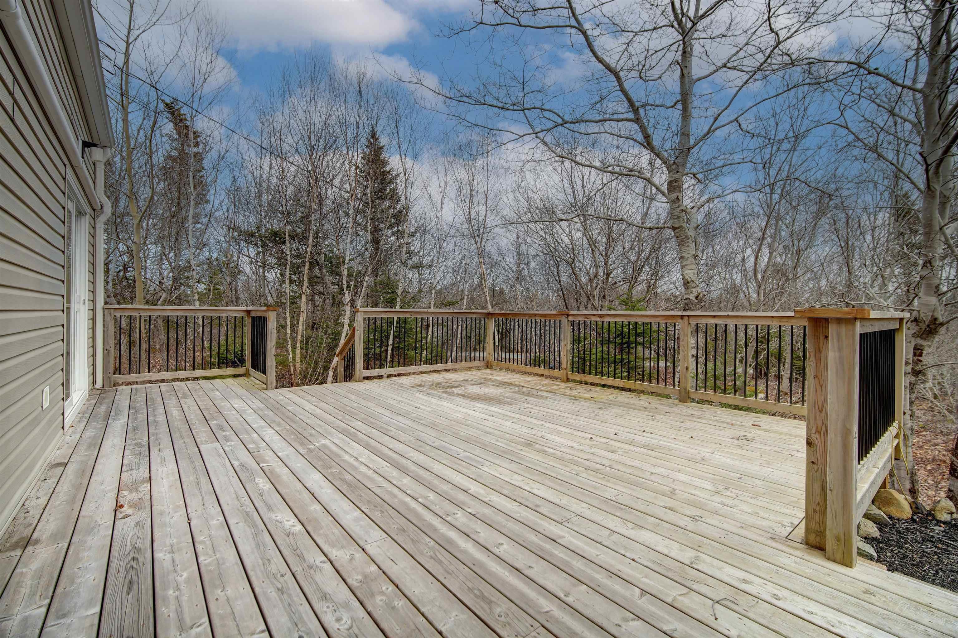 $749,900.00: 149 Abbey Road, Stillwater Lake